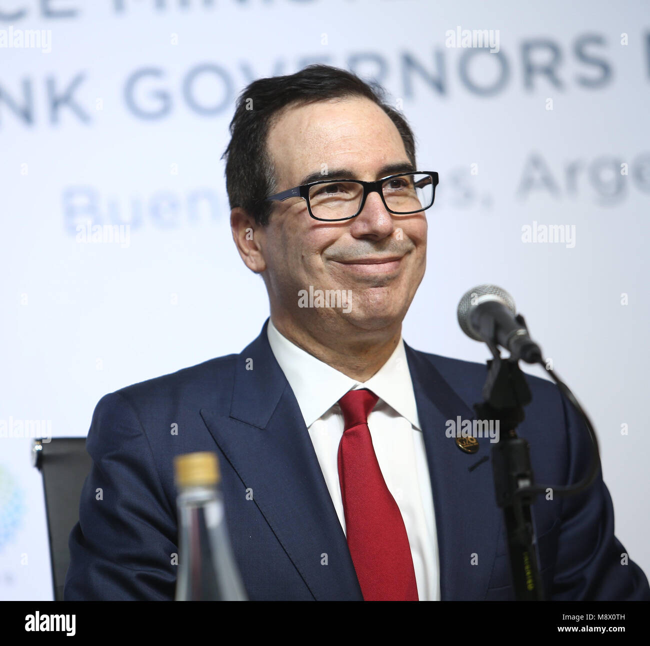 Il 20 marzo 2018, Argentina Buenos Aires: Steven Mnuchin, noi il ministro delle Finanze, prendendo parte a una conferenza stampa nel corso del vertice G20 nella capitale argentina. Foto: Sebastian Pani/dpa Foto Stock