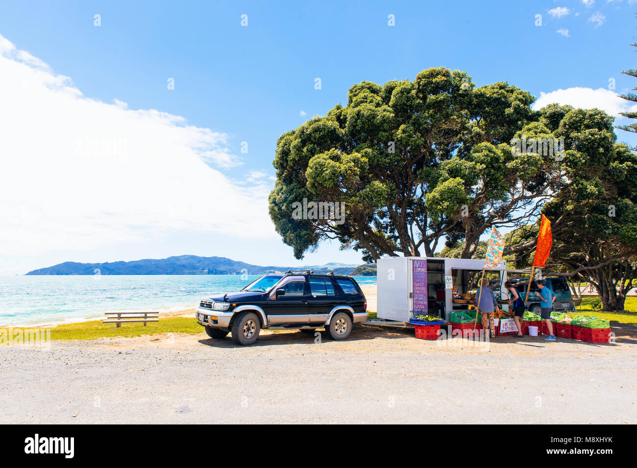 Strada di frutta e verdura venditore accanto alla baia di cavo, Northland e North Island, Nuova Zelanda Foto Stock