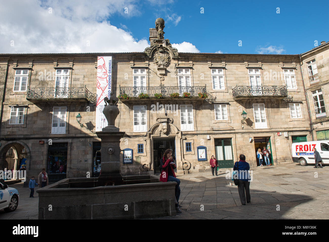 Santiago de Compostela con la Fonte fare La Fontaine e Fundacion Eugenio Granell Foto Stock