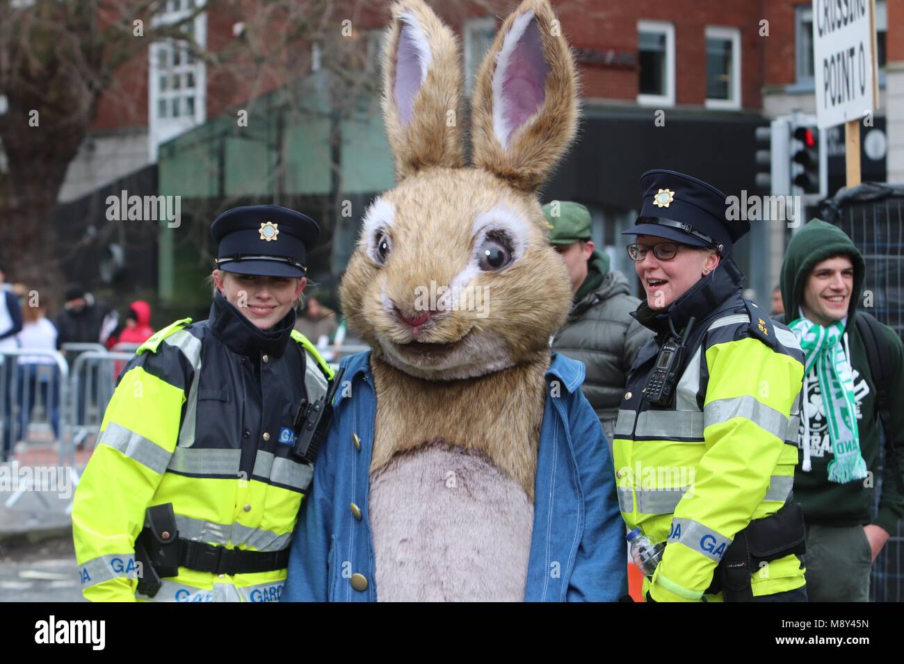 Peter Coniglio in per il giorno di San Patrizio a Dublino Parade 2018 Foto Stock