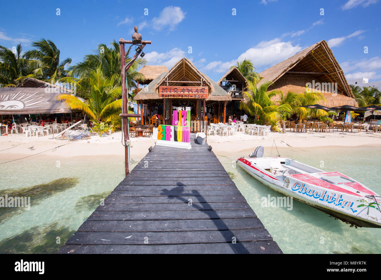 Cancun, Messico - 07 gennaio 2018: Ristorante lungo la spiaggia di Isla Mujeres island in Cancun, Messico Foto Stock