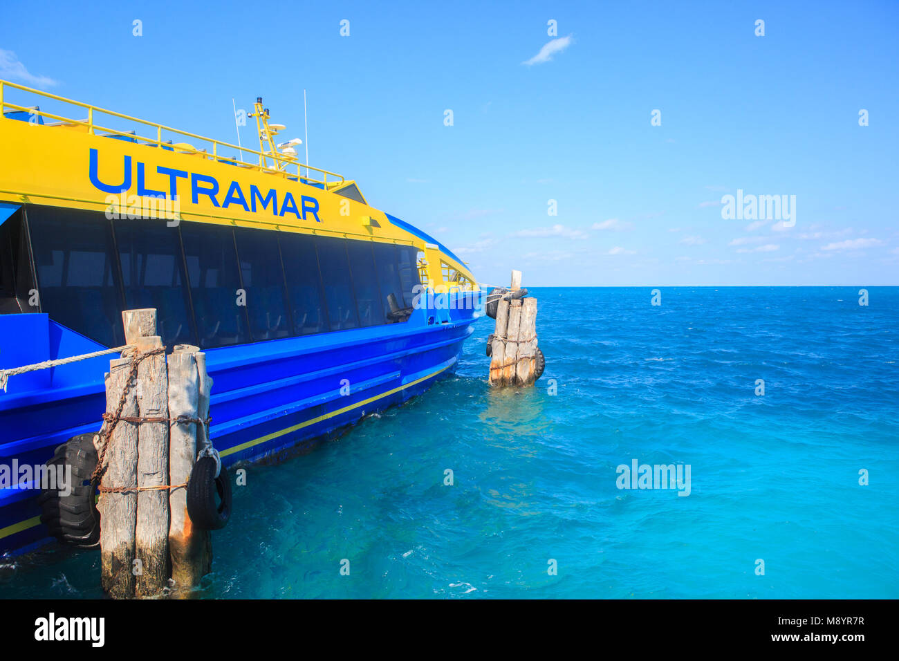 Cancun, Messico - 06 gennaio 2018: Ultramar ferry in Playa Tortugas (Cancun) in Cancun, Messico Foto Stock