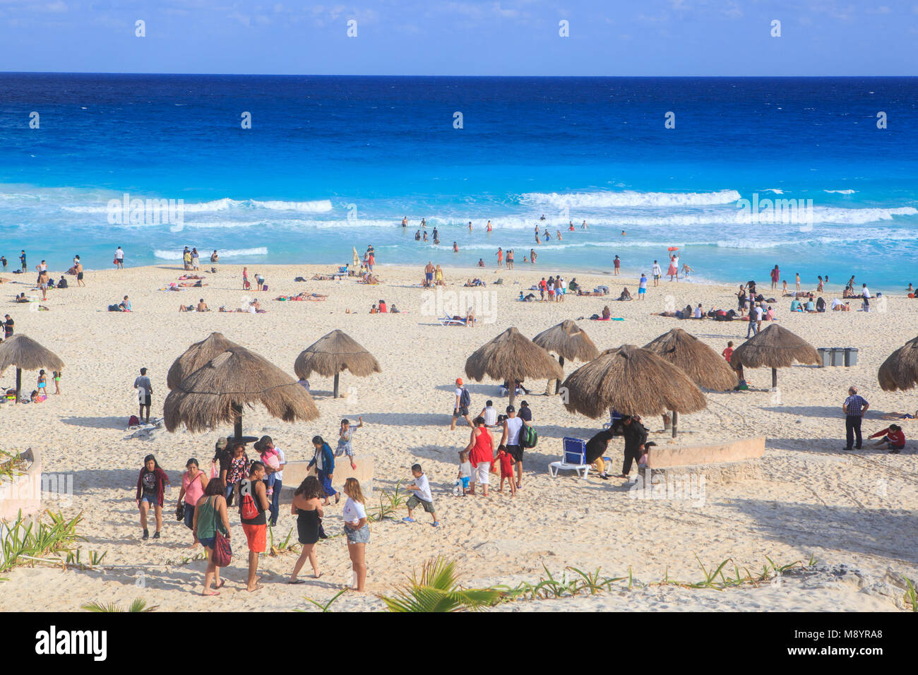 Spiaggia di Cancun in un giorno di sole Foto Stock