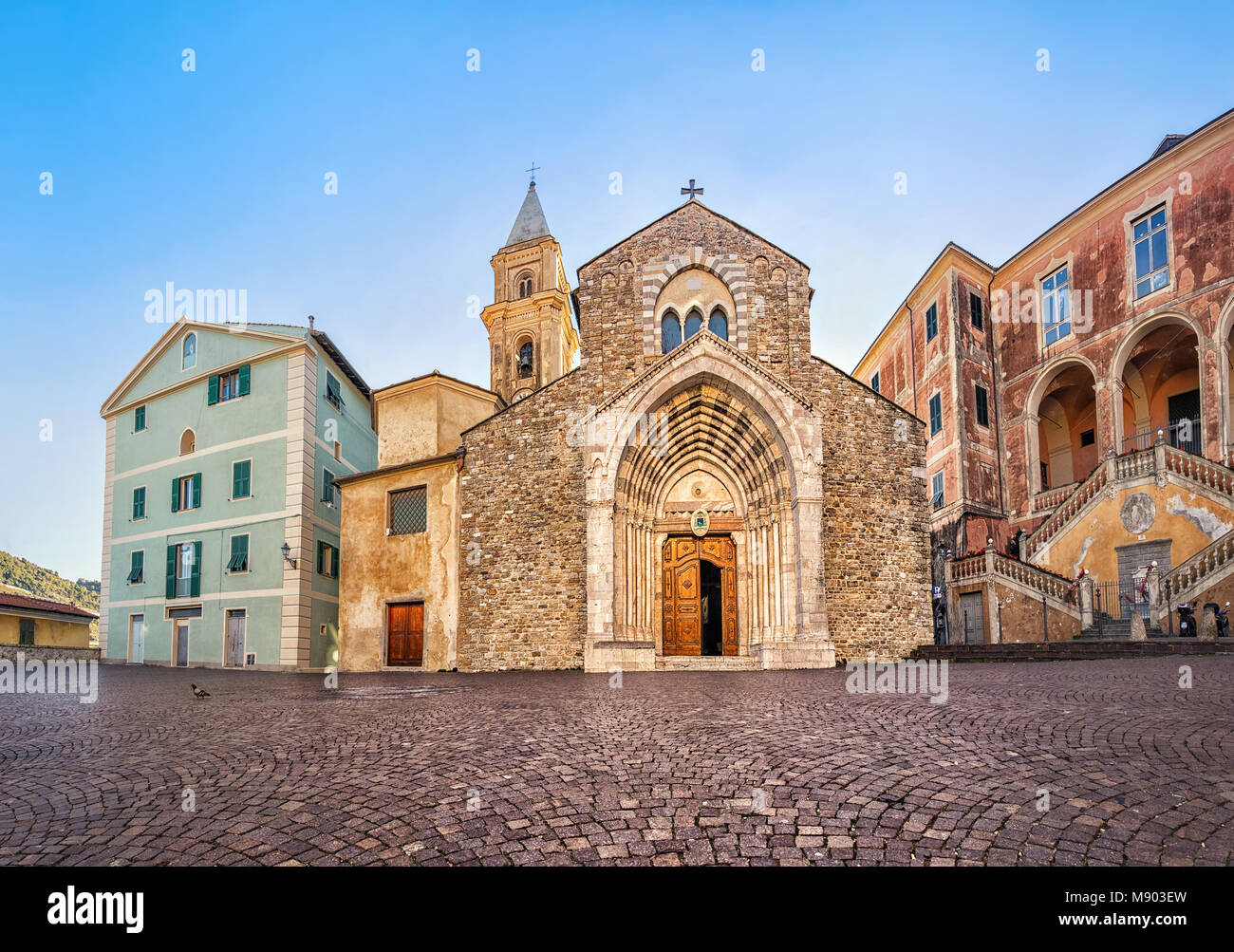 Cattedrale di Santa Maria Assunta a Ventimiglia, Liguria, Italia Foto Stock