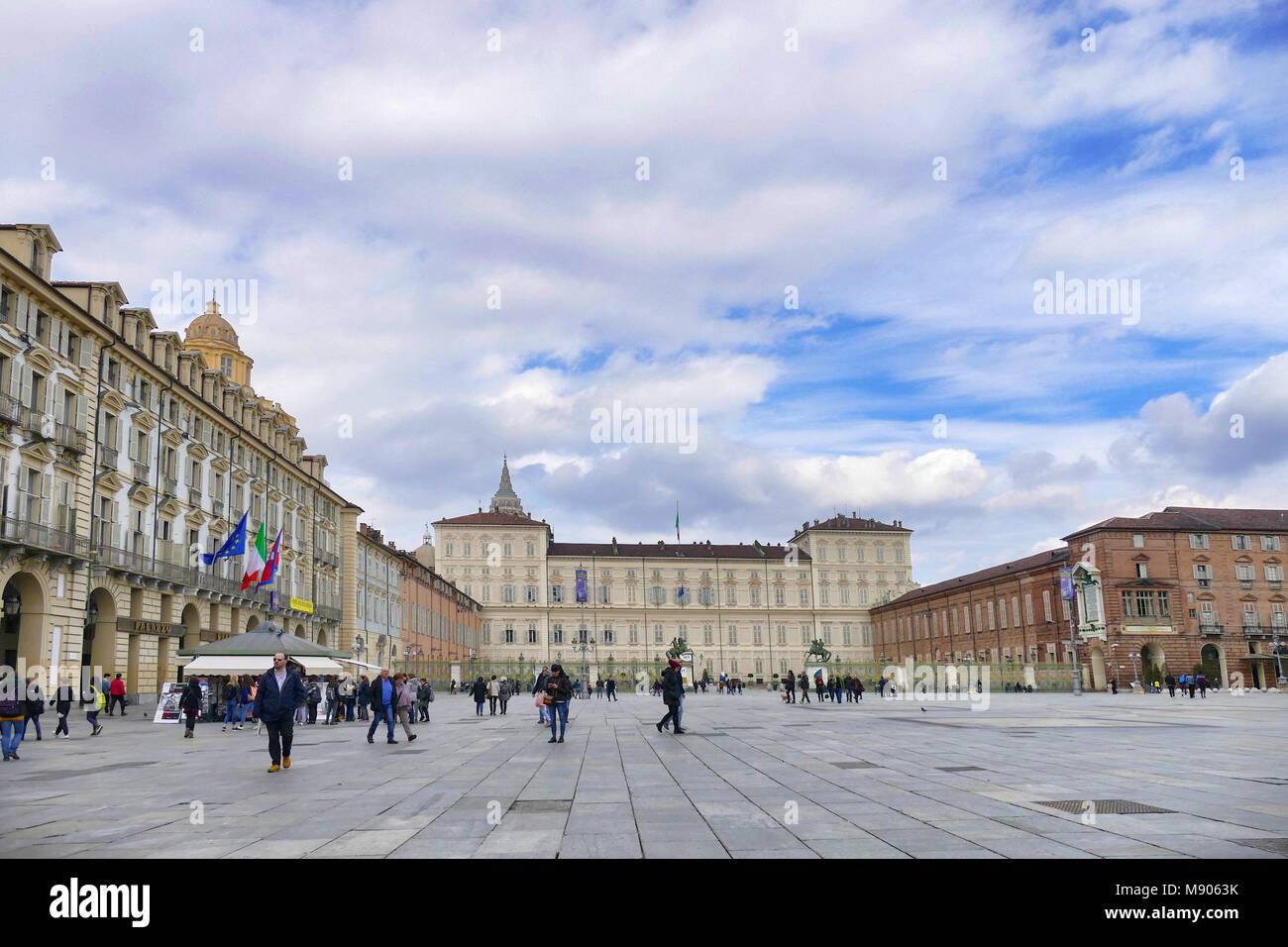 Vista panoramica del Castello Piazza e Palazzo Reale di Torino di sfondo Italia 12 Marzo 2018 Foto Stock
