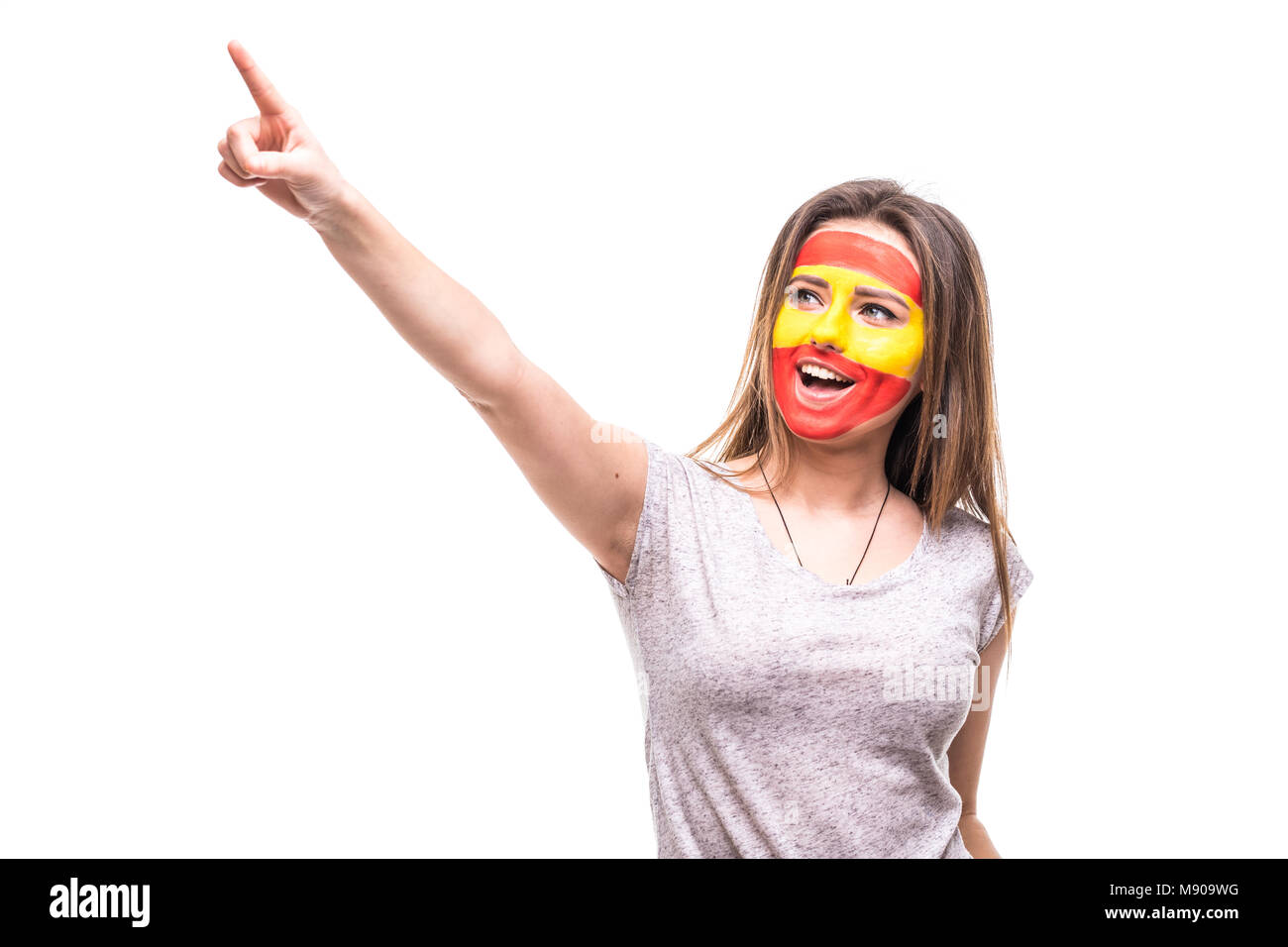 Donna sostenitore fan di Spagna squadra nazionale bandiera dipinta faccia arrivare happy vittoria urlando ha sottolineato la mano. Foto Stock