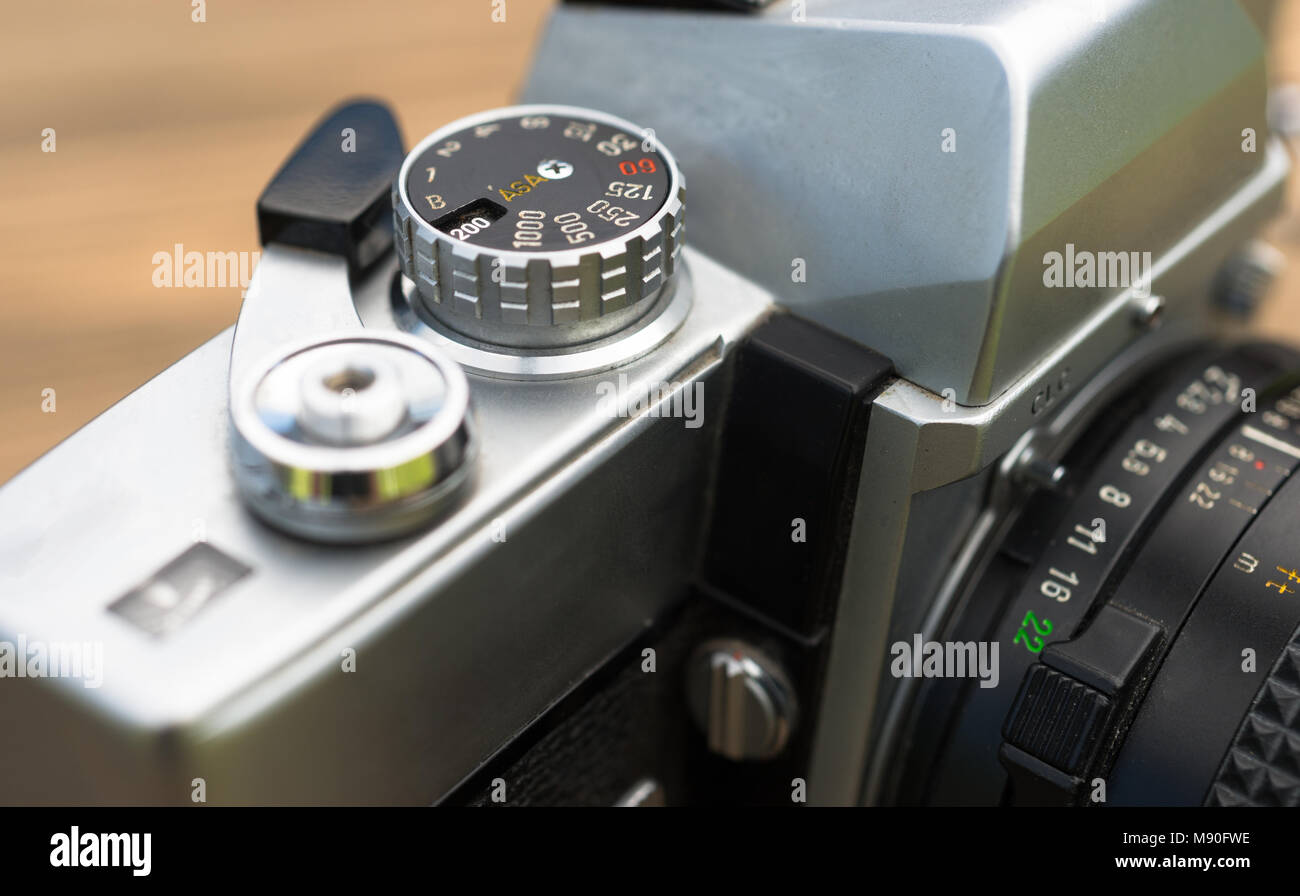 Close up vista macro vintage di messa a fuoco manuale e vento SLR Fotocamera Foto Stock