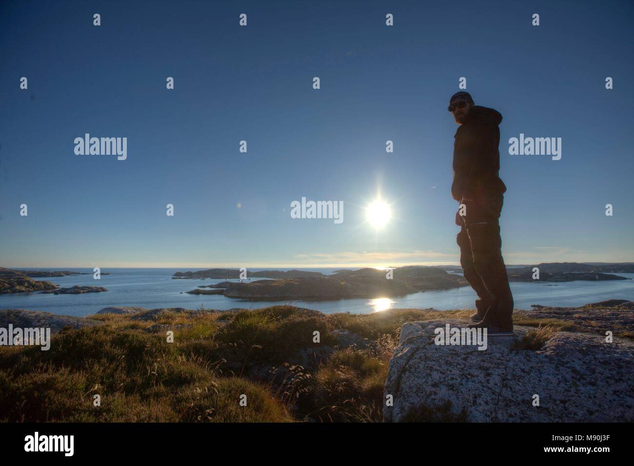 Escursionista alla scoperta dell'isola tjorn, Svezia 2016 Foto Stock