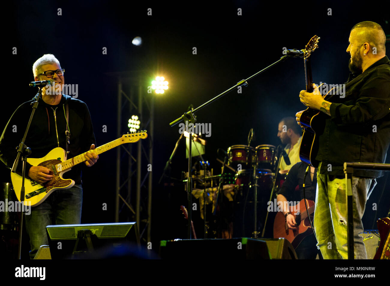 Napoli, Italia. 20 Mar, 2018. Si è tenuto presso il Palapartenope di Napoli il concerto "io sono vicino a voi 63', in memoria di Pino Daniele organizzato da suo fratello Nello per i suoi 63 anni e in memoria di Rino Zurzolo che è morto un anno fa. Tra gli artisti sul palco Eddy Napoli, Franco Ricciardi, audio 2, Michele Zarrillo, Franco Del Prete Credito: Sonia Brandolone/ Pacifico premere/Alamy Live News Foto Stock