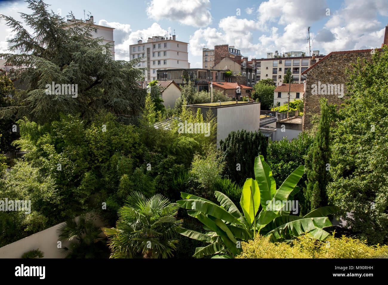I giardini e gli edifici in Montrouge, Francia. Foto Stock