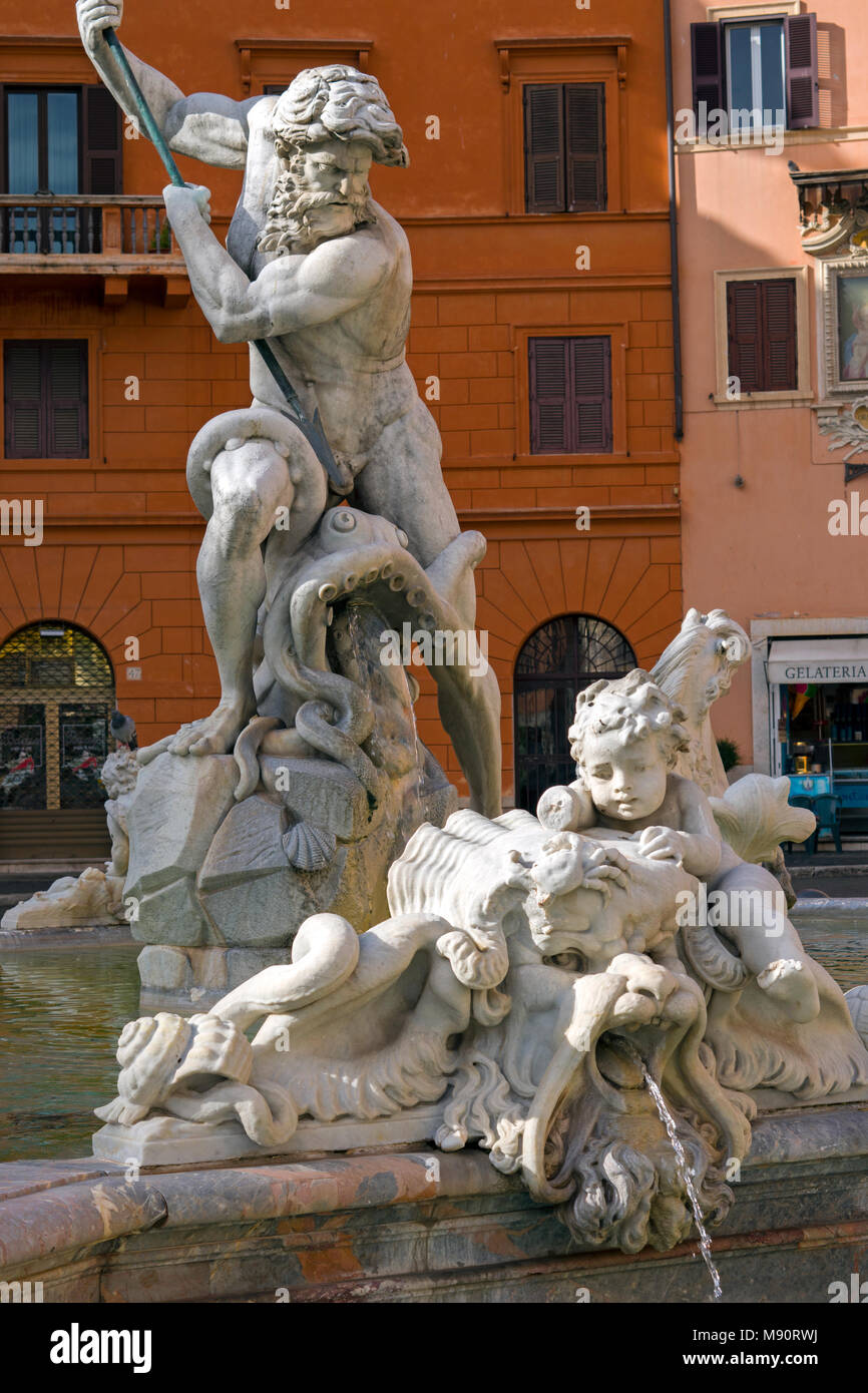 Le figure della Fontana del Nettuno, Piazza Navona, Roma, Italia Foto Stock
