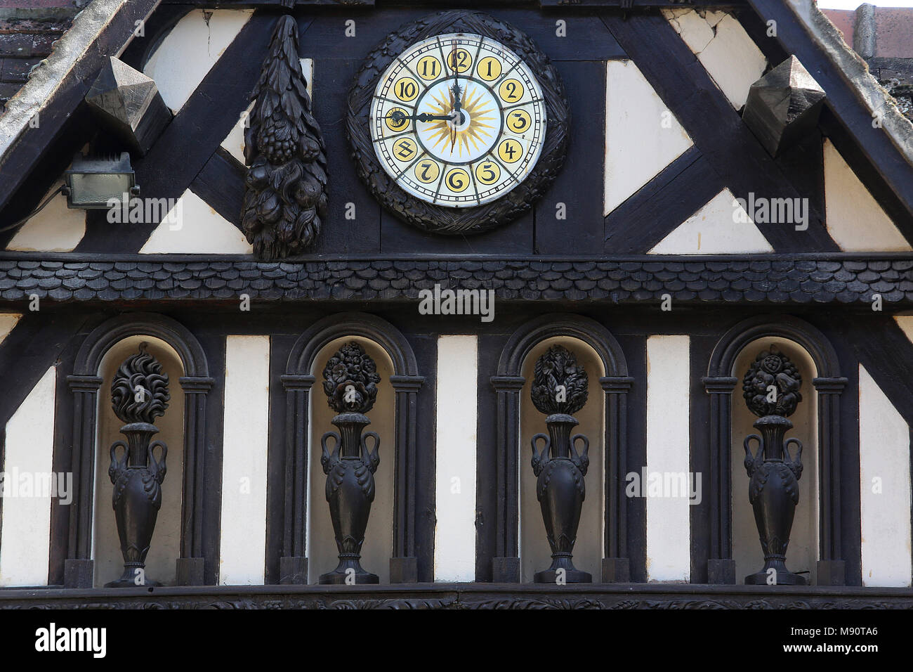 Arti e il villaggio artigianale in Dives sur Mer, Francia. Dettagli architettonici. Foto Stock