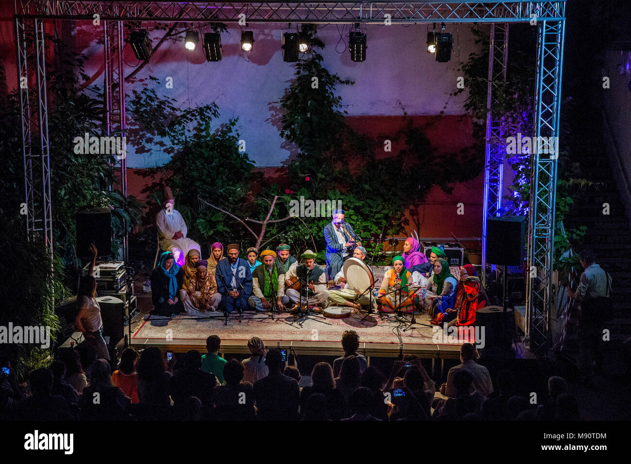 Musica Sufi concerto presso l'Istituto di cultura islamica, Parigi, Francia. Foto Stock