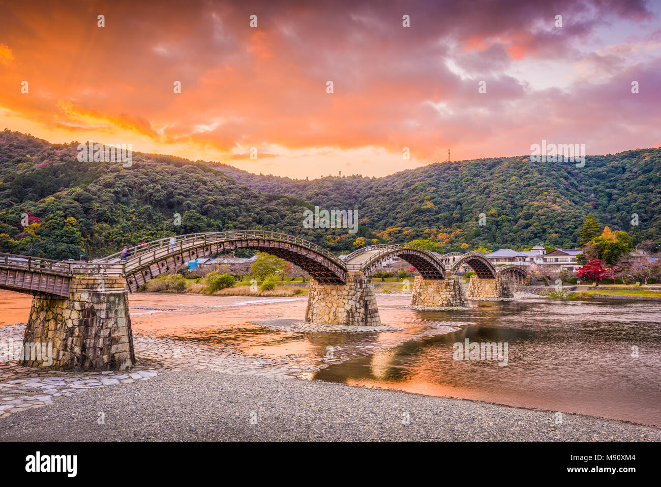 Iwakuni, Giappone a ponte Kintaikyo Foto Stock