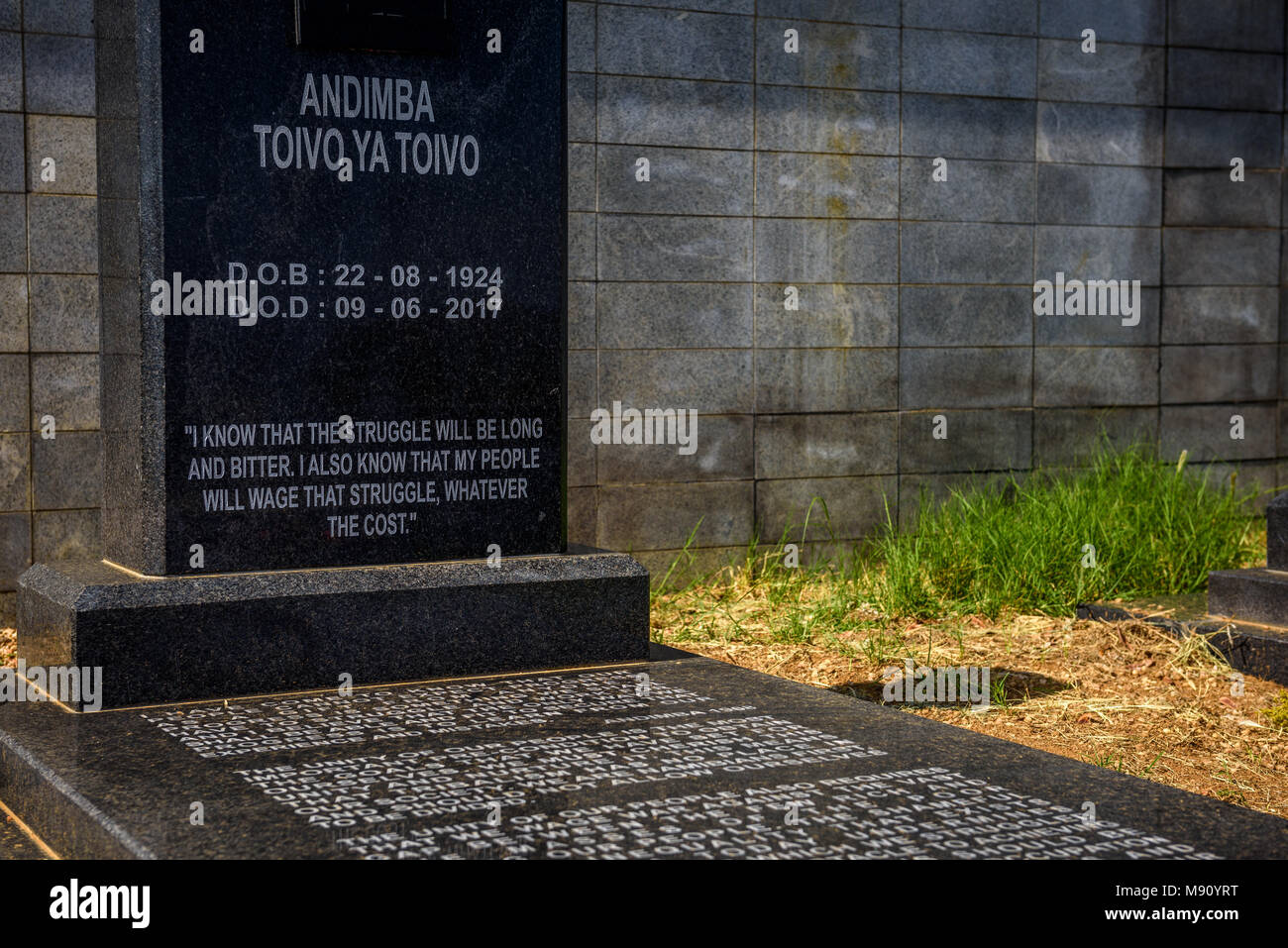 La tomba di lotta namibiano hero e co-fondatore del movimento di liberazione del popolo dell Africa del Sud Ovest Organizzazione Toivo ya Toivo a Heroe's acro Foto Stock