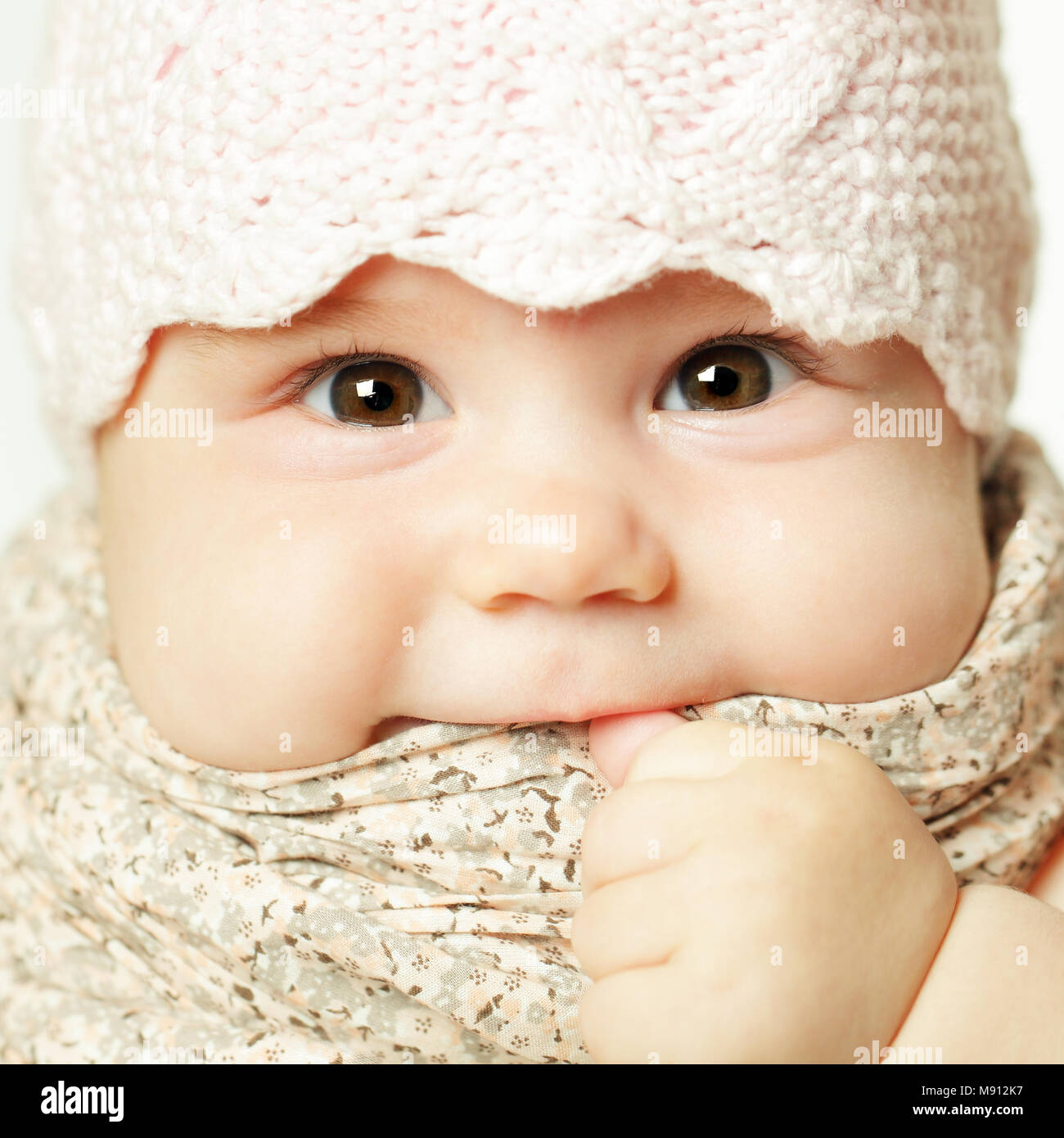 Little Baby girl, viso carino closeup Foto Stock