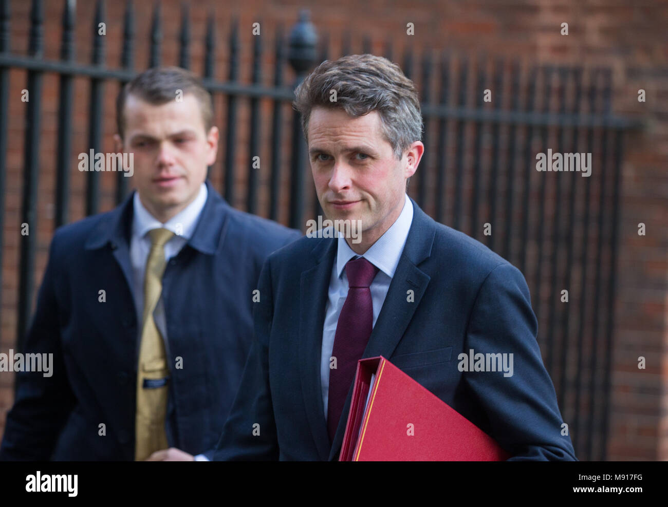 Il segretario di Stato per la difesa, Gavin Williamson, a Downing Street per una riunione del gabinetto Foto Stock