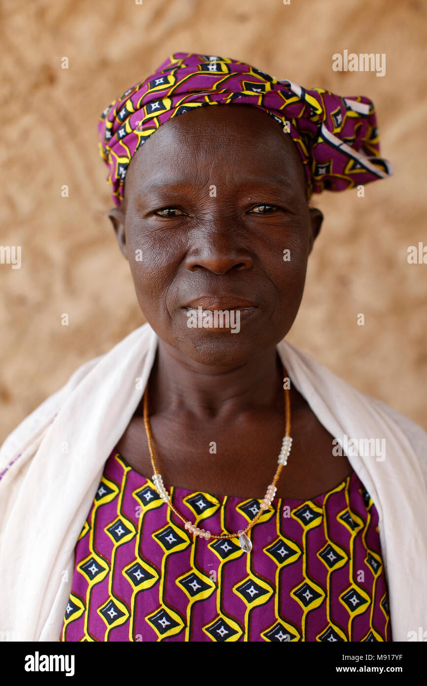 UBTEC ONG in un villaggio nei pressi di Ouahigouya, in Burkina Faso. Membro di una cooperativa di microfinanza. Foto Stock