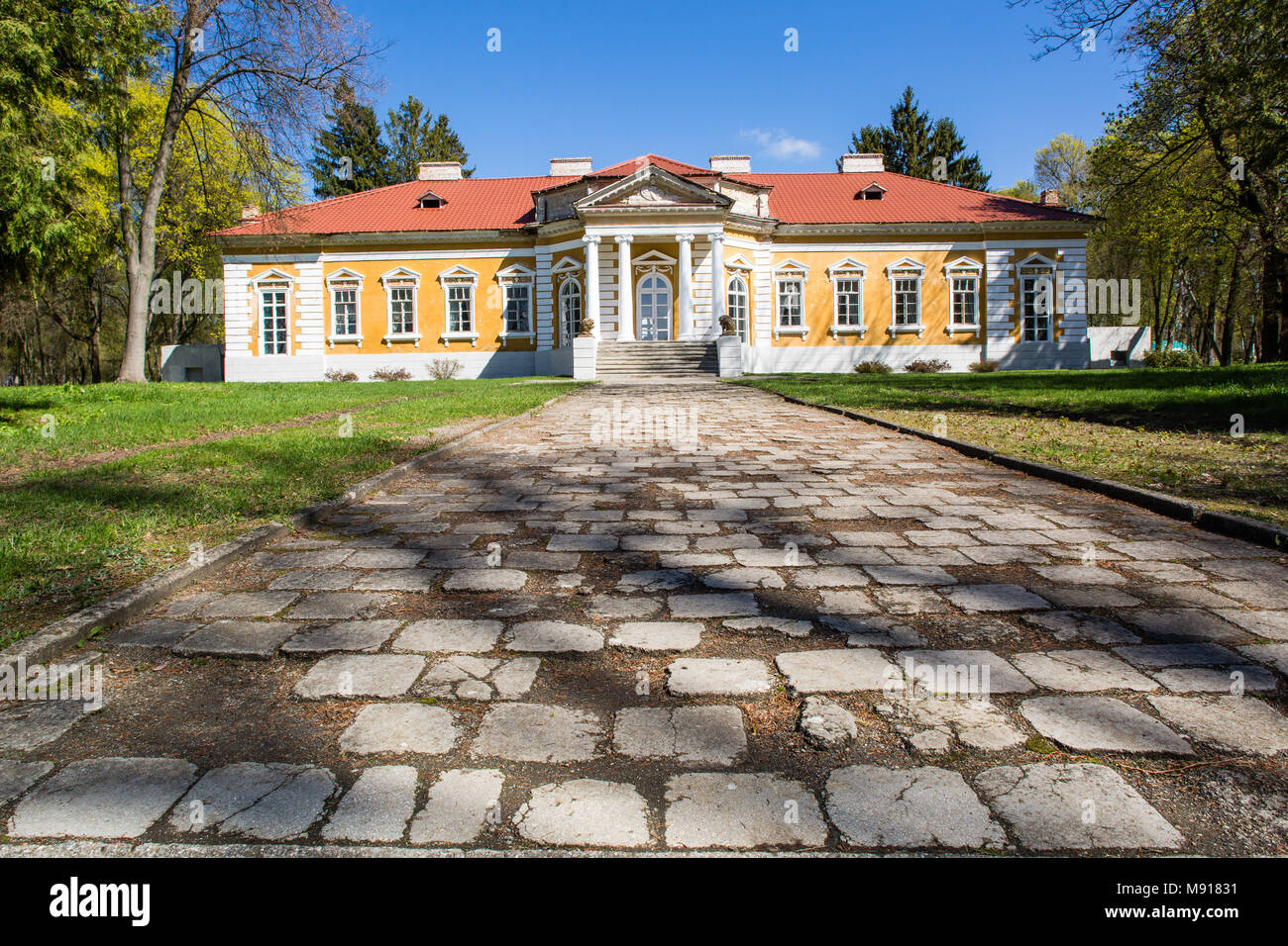 Palazzo e parco ensemble "amchiki' nel villaggio di Samchiki, Ucraina Foto Stock