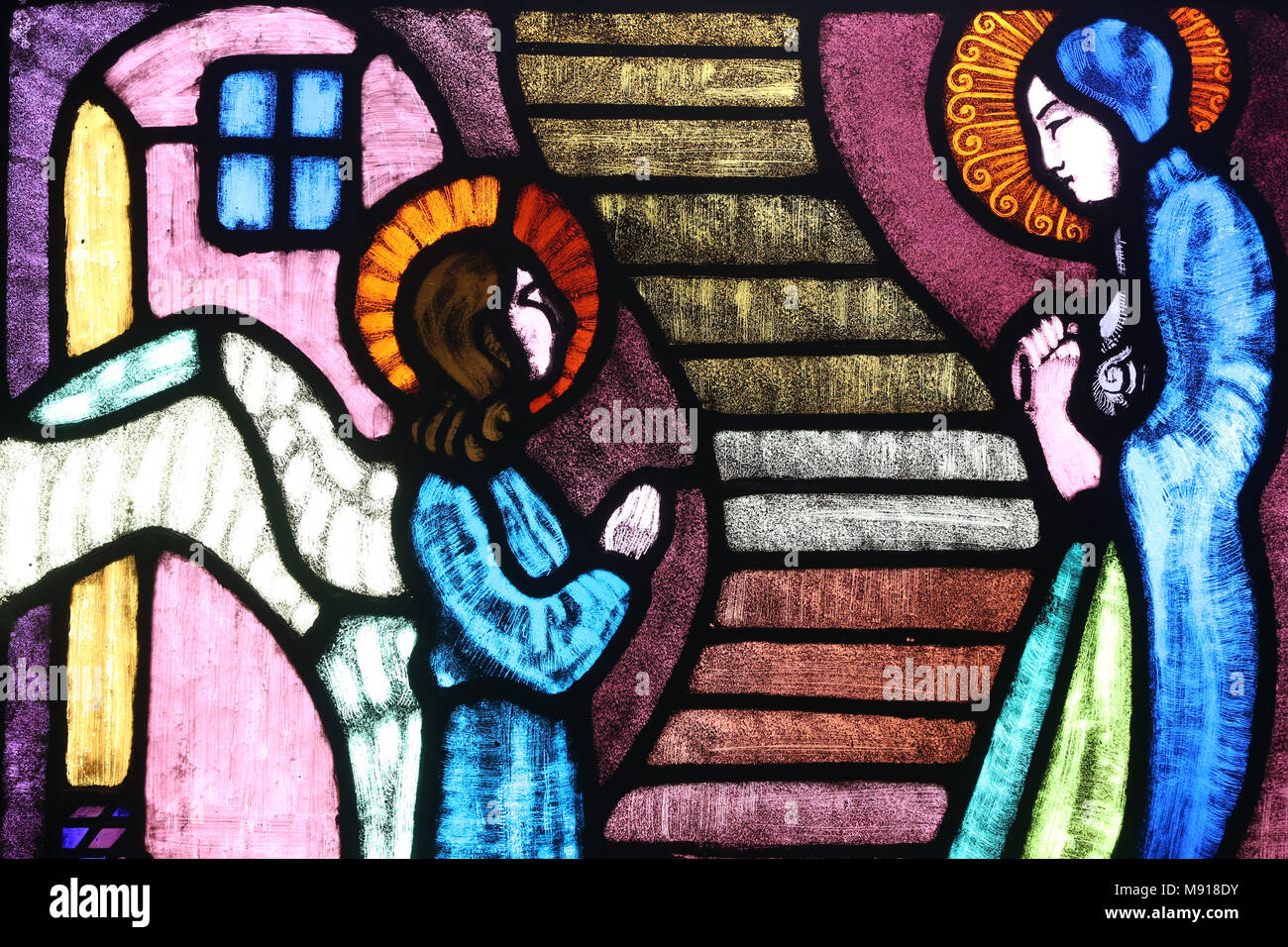 La chiesa di Saint Paul. Vetrate di un Poncet. L'Annunciazione della Beata Vergine Maria dall'angelo Gabriele . Ginevra. La Svizzera. Foto Stock