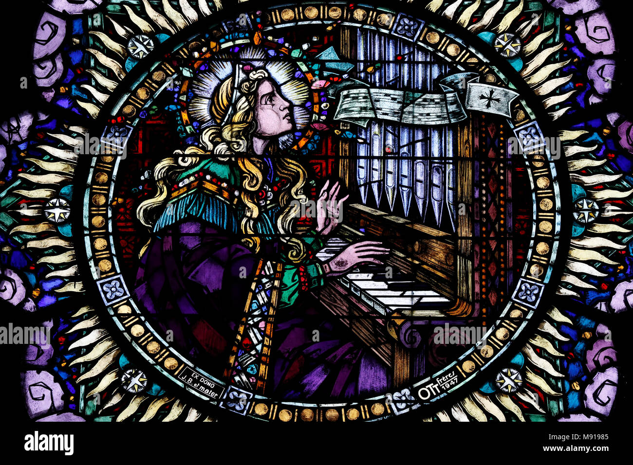 Saint-Pierre le Jeune chiesa cattolica. Rosone.Sancta Cecilia, i musicisti' santo patrono. Strasburgo. La Francia. Foto Stock