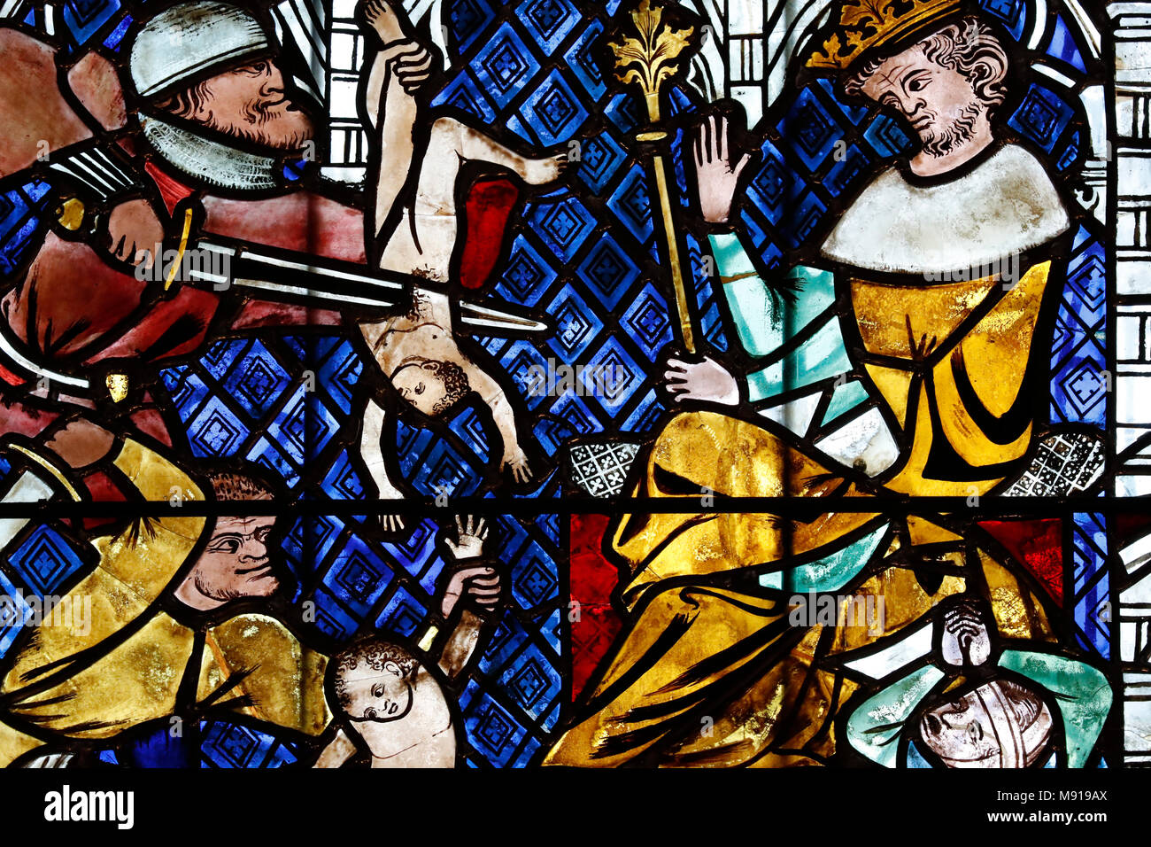 La Madonna della cattedrale di Strasburgo. Finestra di vetro colorato. La strage degli innocenti. Il XIV secolo. Strasburgo. La Francia. Foto Stock