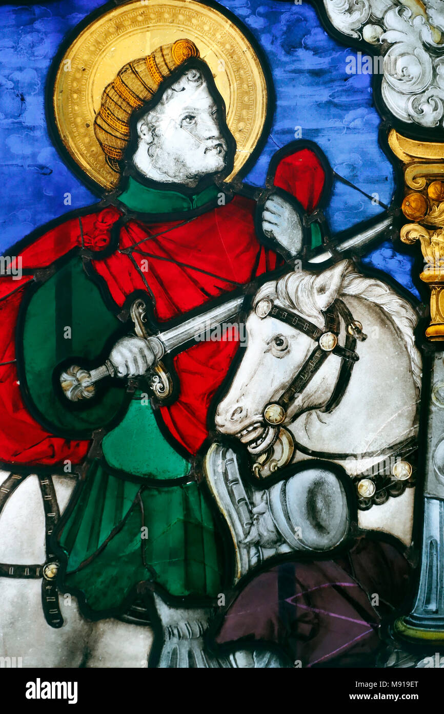 Oeuvre Notre Dame museo. Il vetro macchiato del pannello con la Carità di San Martin. Strasburgo. La Francia. Foto Stock