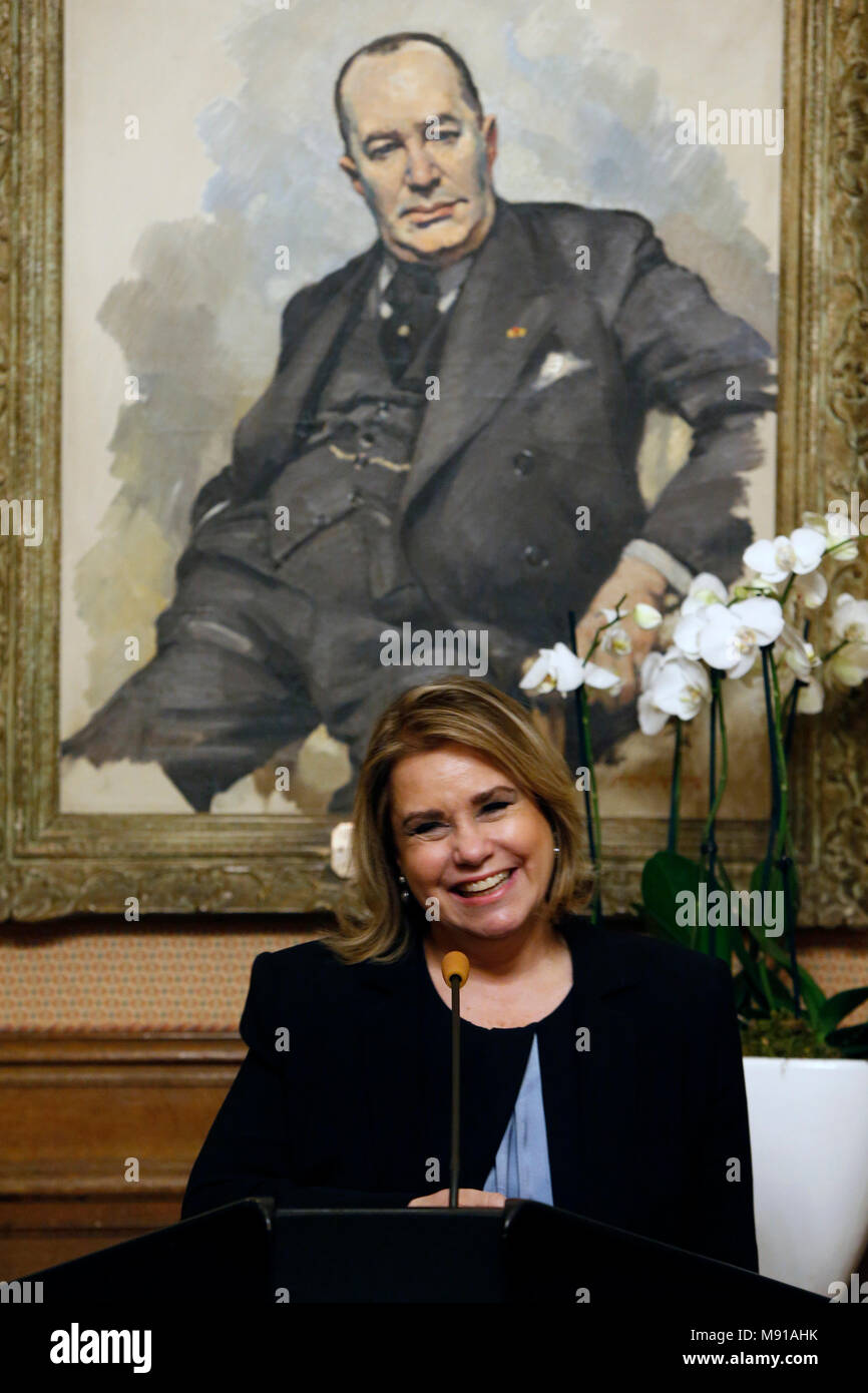 La Grande Duchesse Maria Teresa de Luxembourg ˆ la Maison de l'AmŽrique latine, Parigi, Francia. Foto Stock