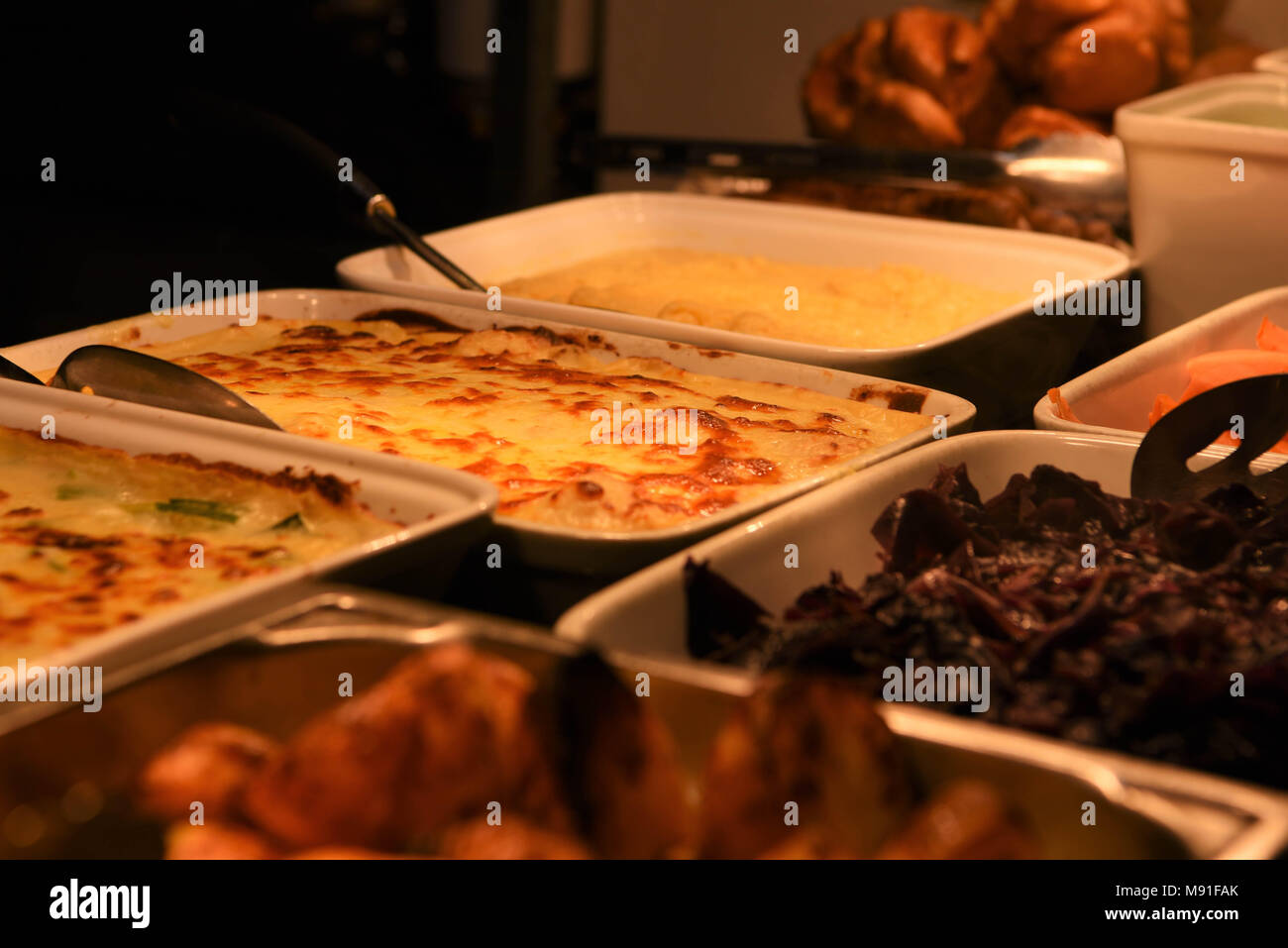 Deliziosi formaggi di cavolfiore e arrosto verdura pronta da mangiare Foto Stock