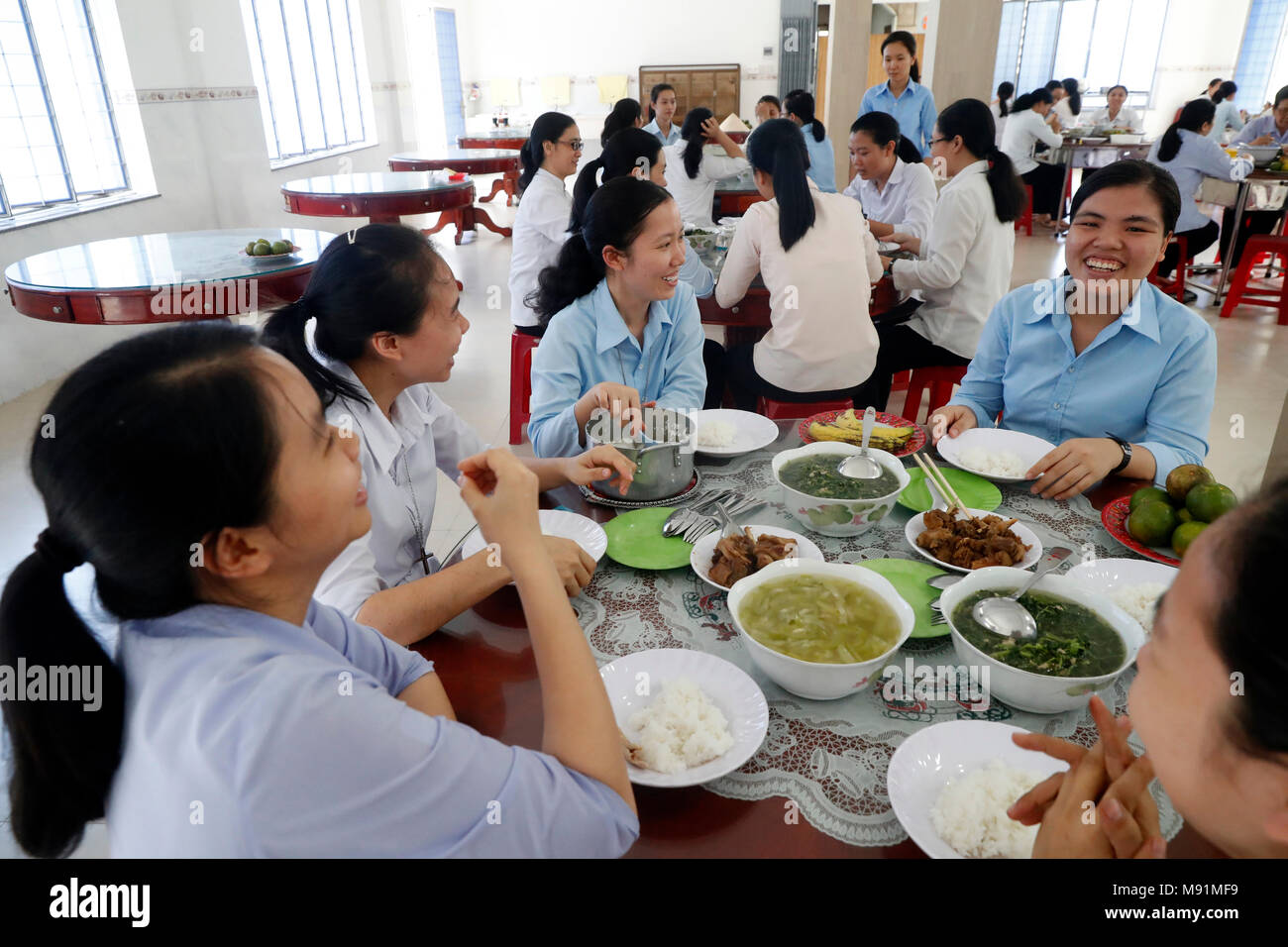 Comunità Domenicana di Bien Hoa. Catholc sorella a pranzo. Il Vietnam. Foto Stock