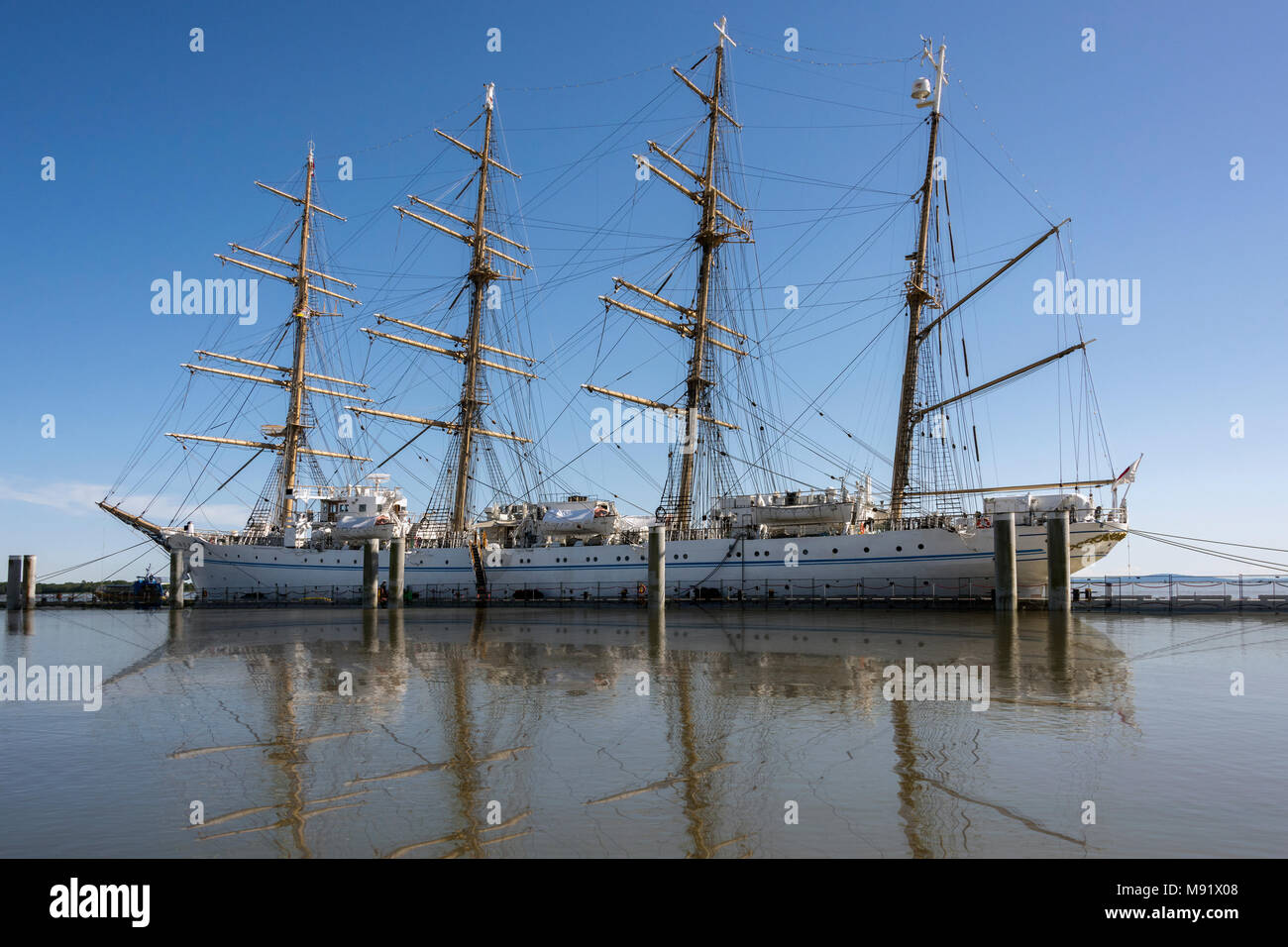 Kaiwo Maru a un dock di Steveston con riflessioni, Richmond, BC Foto Stock