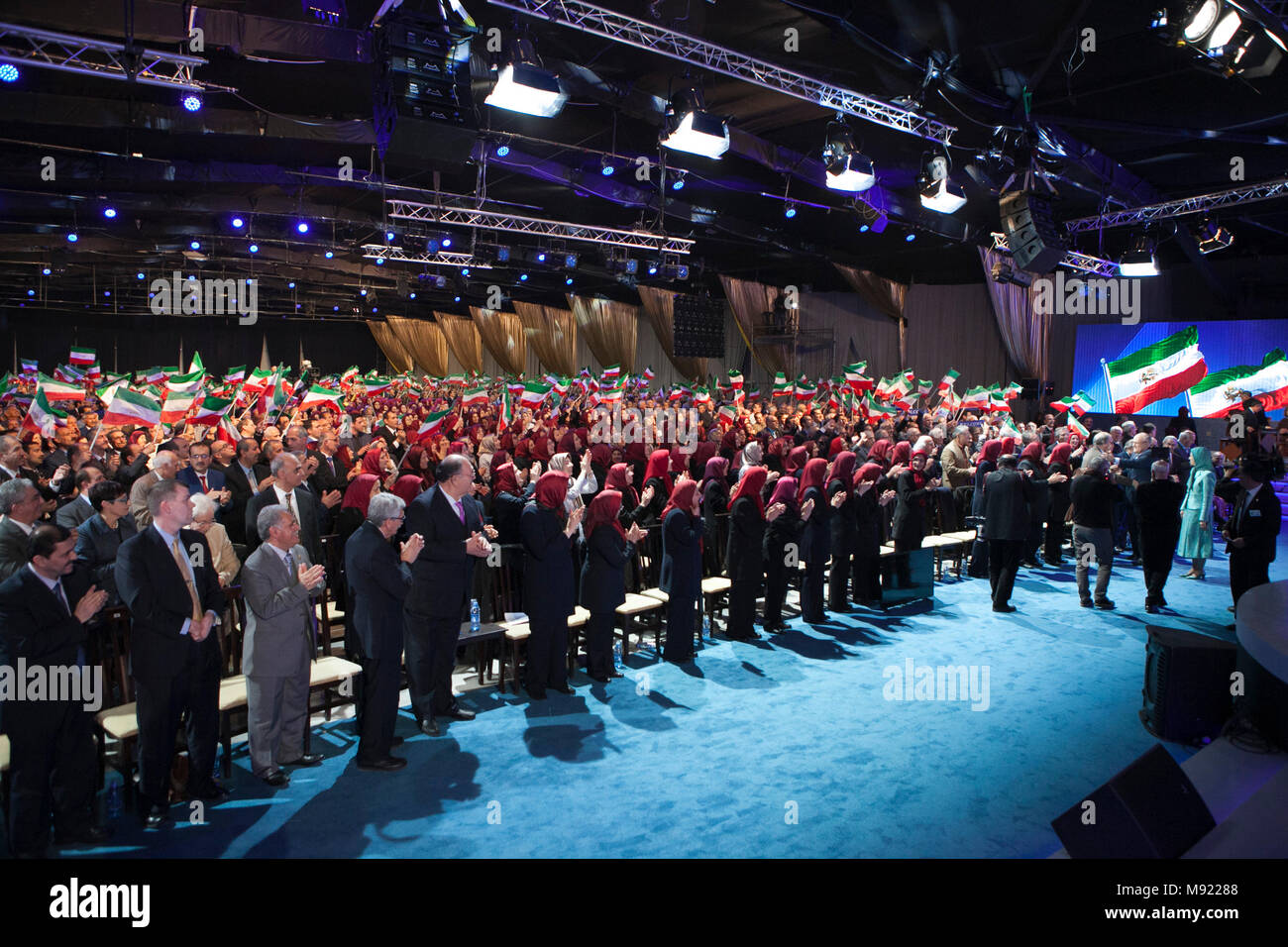 Tirana, Albania. 20 Mar, 2018. Maryam Rajavi, Rudy Giuliani, capodanno iraniano - Maryam Rajavi, Sindaco Rudy Giuliani, e un certo numero di politici albanesi figure hanno partecipato ad una cerimonia di capodanno iraniano, Nowruz, il 20 marzo 2018, a un incontro dei membri del popolo della Mojahedin Organizzazione dell'Iran (OMPI/MEK) in Albania. Credito: Siavosh Hosseini/Alamy Live News Foto Stock