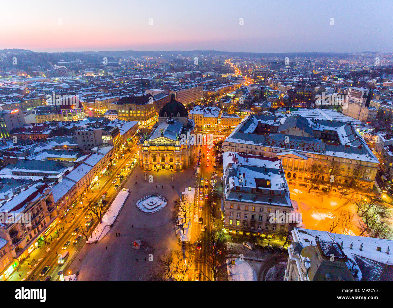 Antenna Città Vecchia a Lviv, la parte centrale della città vecchia. Città europea. Lviv Opera. L'Ucraina. Foto Stock