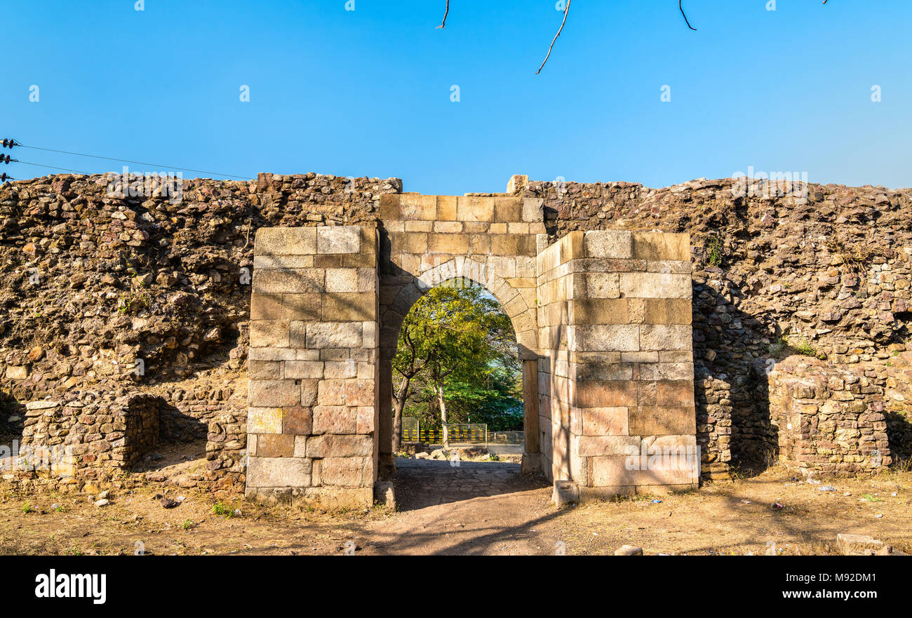 Atak Gate di Pavagadh Fort - nello Stato di Gujarat in India Foto Stock