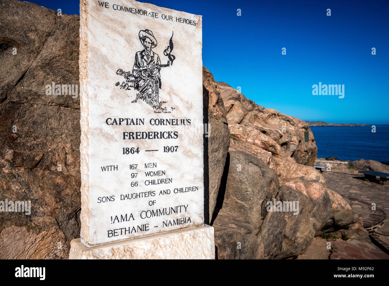 Un memoriale sulla isola di squalo nella città della Namibia di Luderitz commemora il genocidio dal tedesco forze coloniali Foto Stock