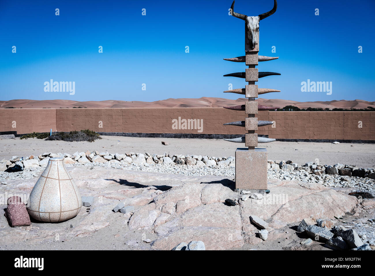 Un memoriale per le vittime dei Nama ed Herero genocidio dal tedesco forze coloniali in Namibia costiera città di Swakopmund Foto Stock