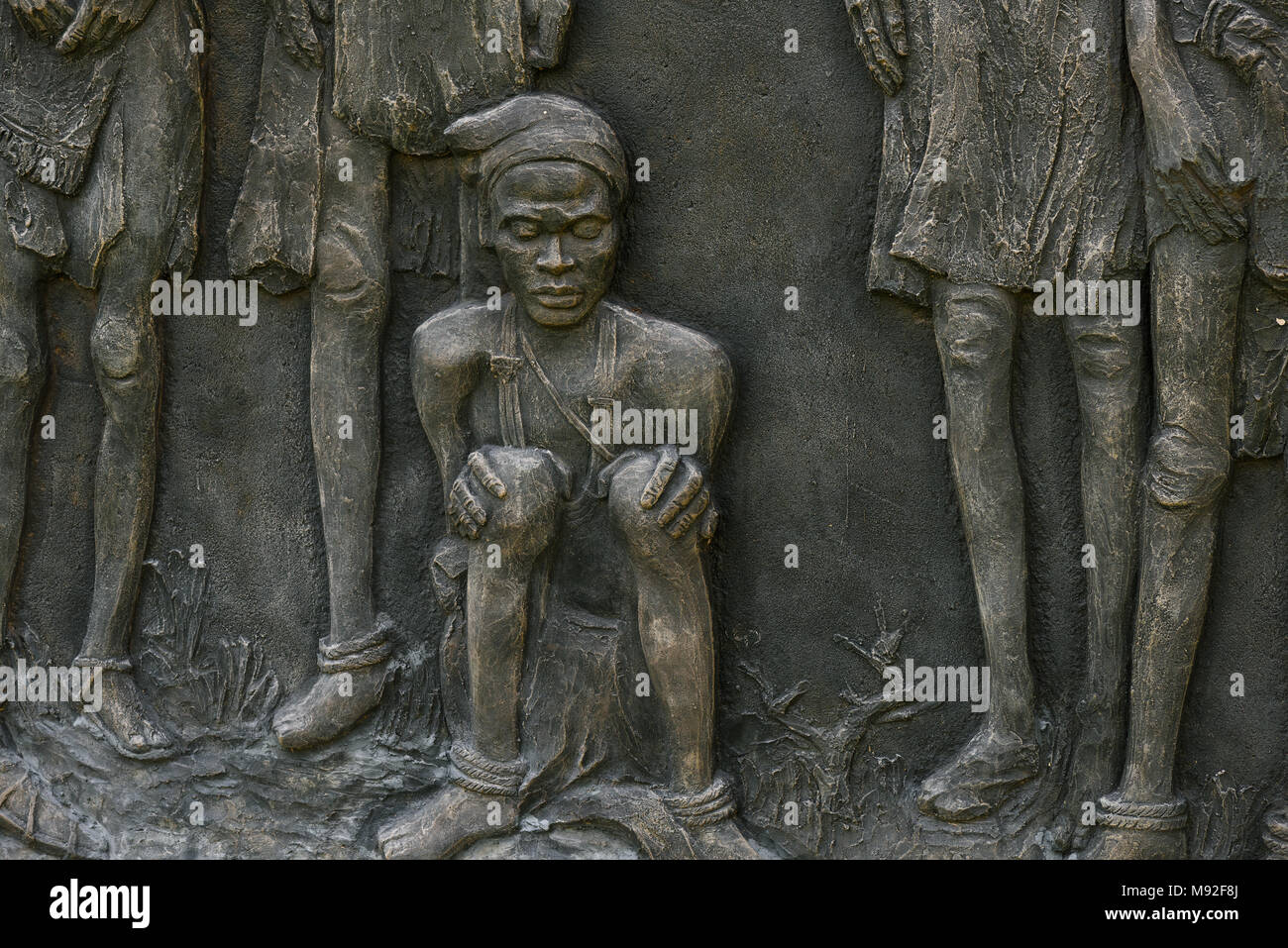 Dettaglio di un Windhoek stele commemorativa della Herero e Nama genocidio dal tedesco forze coloniali in Namibia Foto Stock