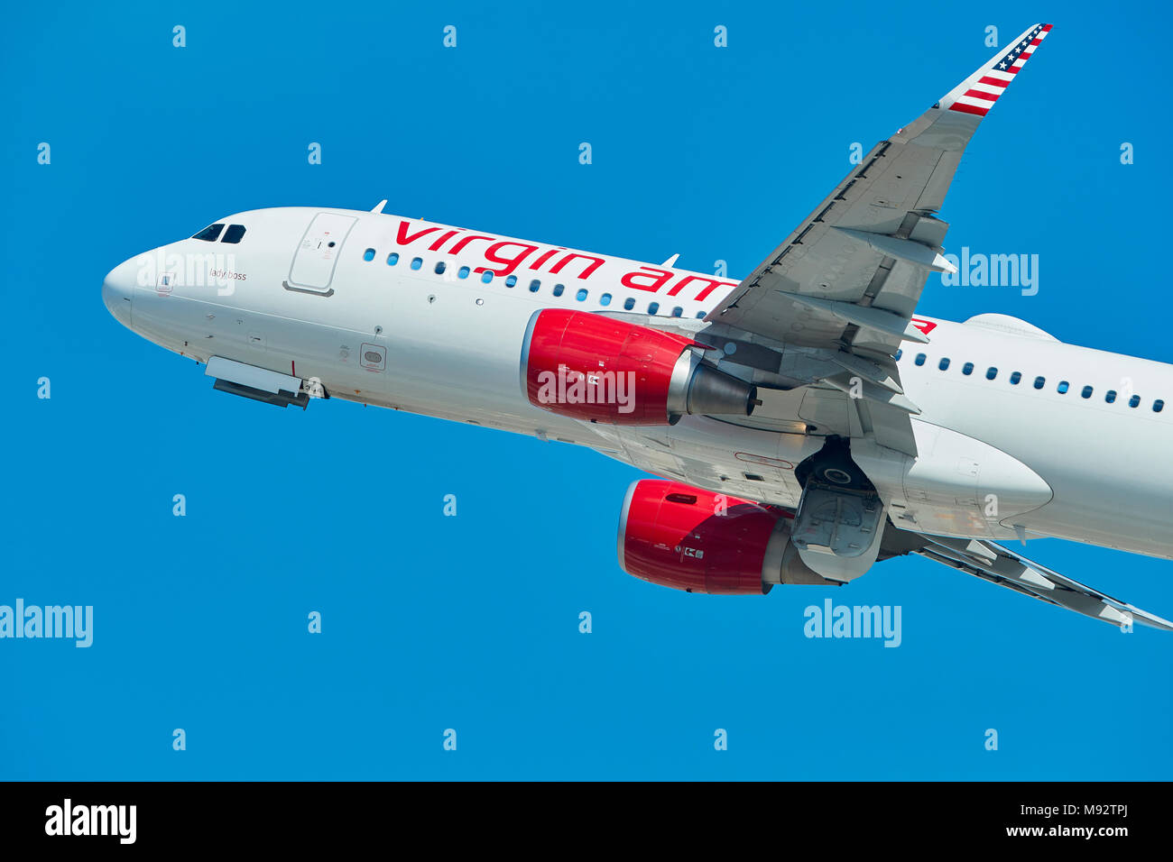 Vicino la foto di un Virgin America Airbus aereo Jet decollo dall'Aeroporto Internazionale di Los Angeles LAX, California, Stati Uniti d'America. Foto Stock
