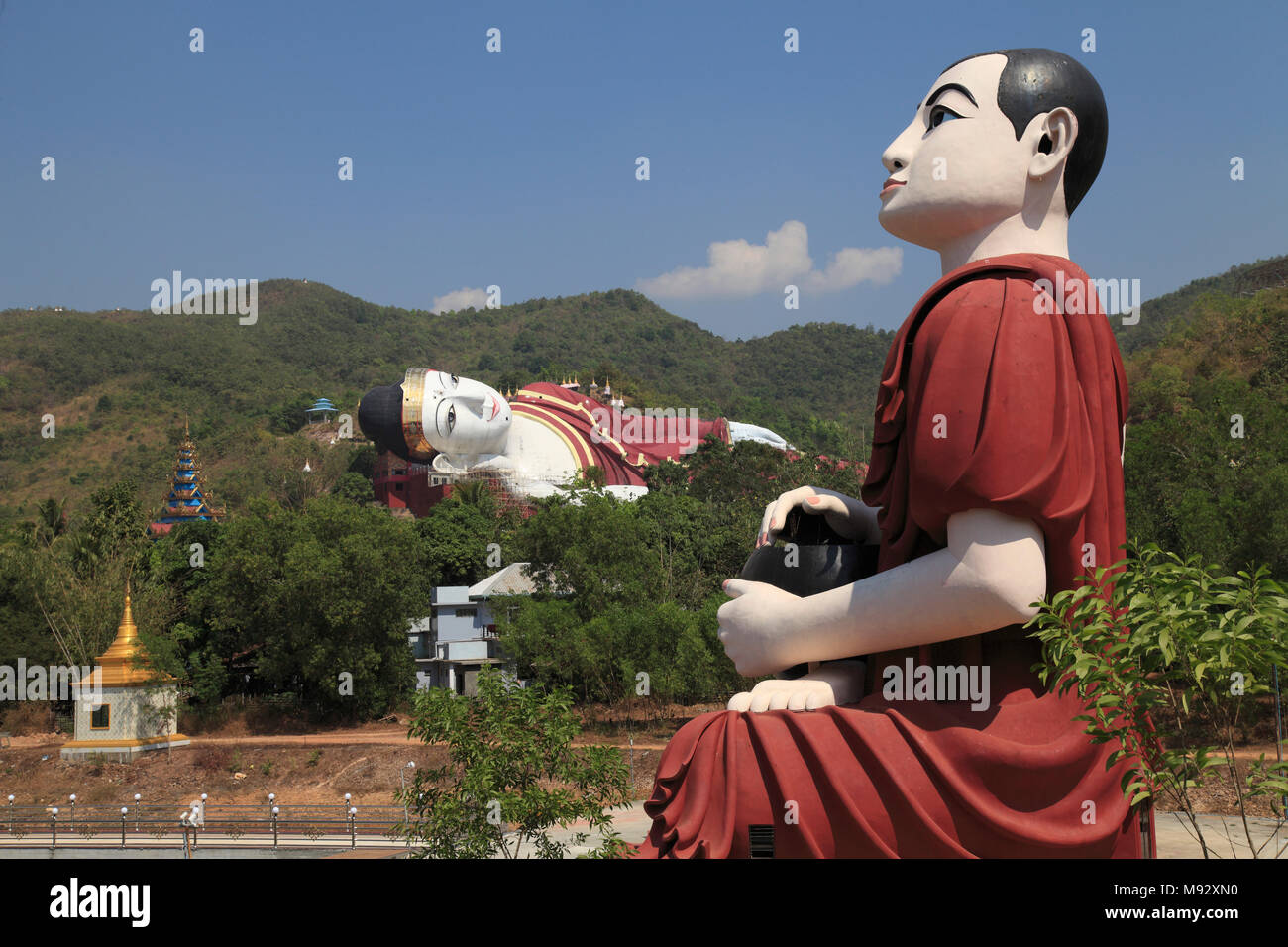 Myanmar, Stato Mon, Mudon, Win Sein Taw Ya, Buddha Reclinato, buddista arhat Shin Upagok, statue, Foto Stock