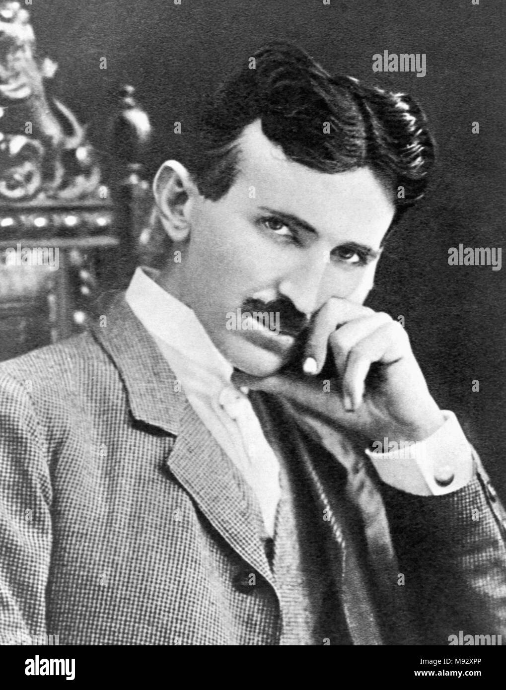 Nikola Tesla (1856 - 1943) il serbo inventore americano, ingegnere elettrico, ingegnere meccanico e fisico Foto Stock