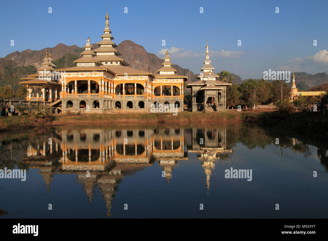 Myanmar, Stato di Kayin, Kyauk Kalap, monastero buddista, Mount Zwegabin, Foto Stock