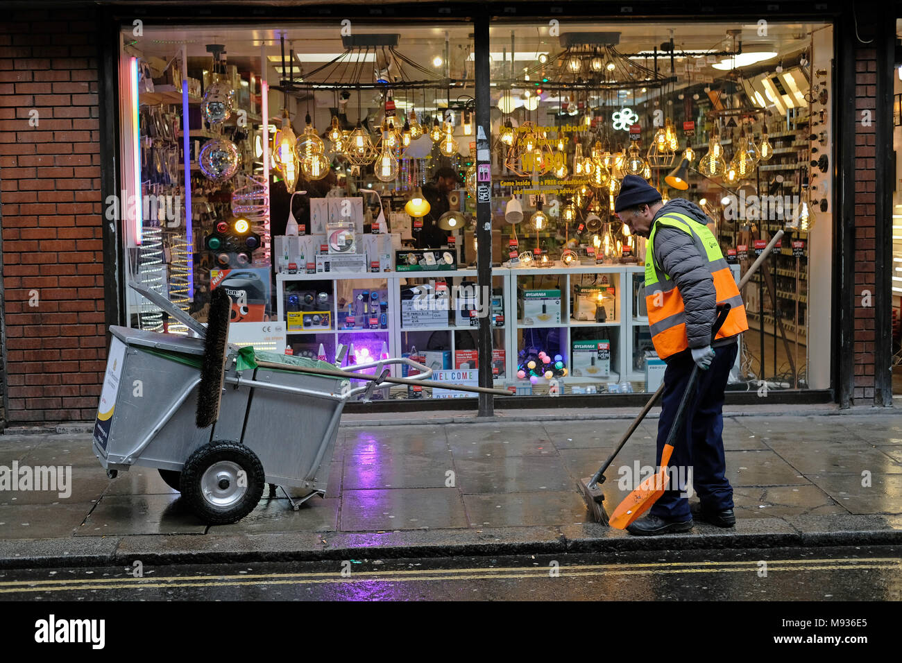 Pulizia della strada di Soho, Londra. Foto Stock