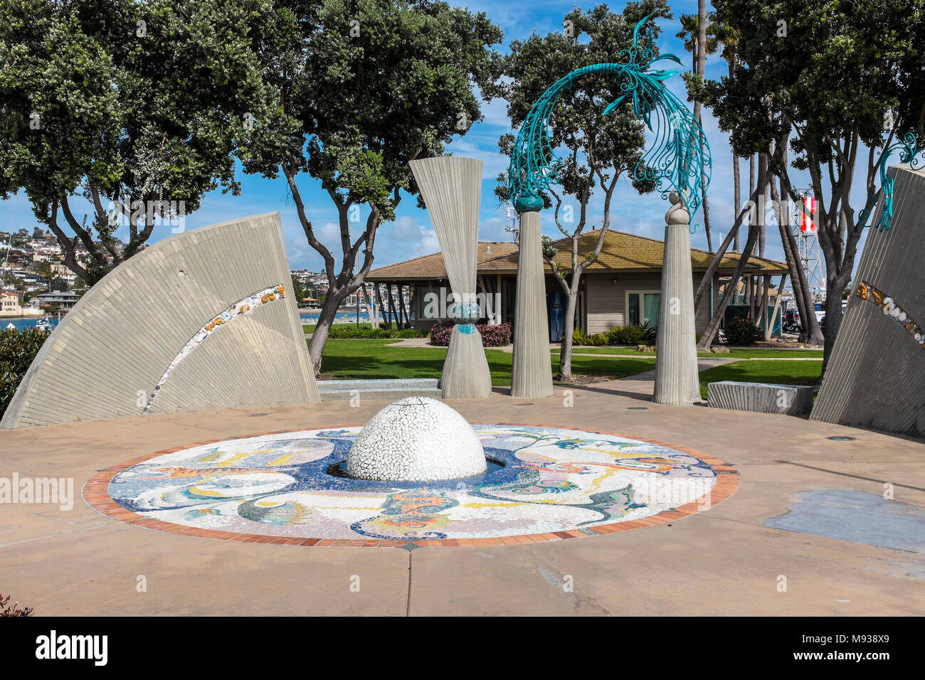 SAN DIEGO, CALIFORNIA, STATI UNITI D'AMERICA - La perla del Pacifico di arte pubblica trova lavoro presso Shelter Island e creato dall'artista James Hubbell. Foto Stock