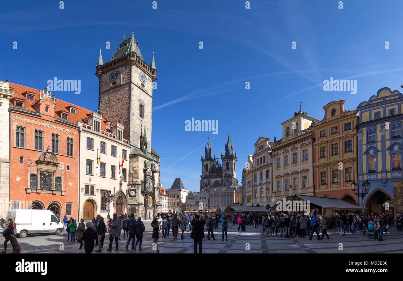 piazza della città vecchia praga