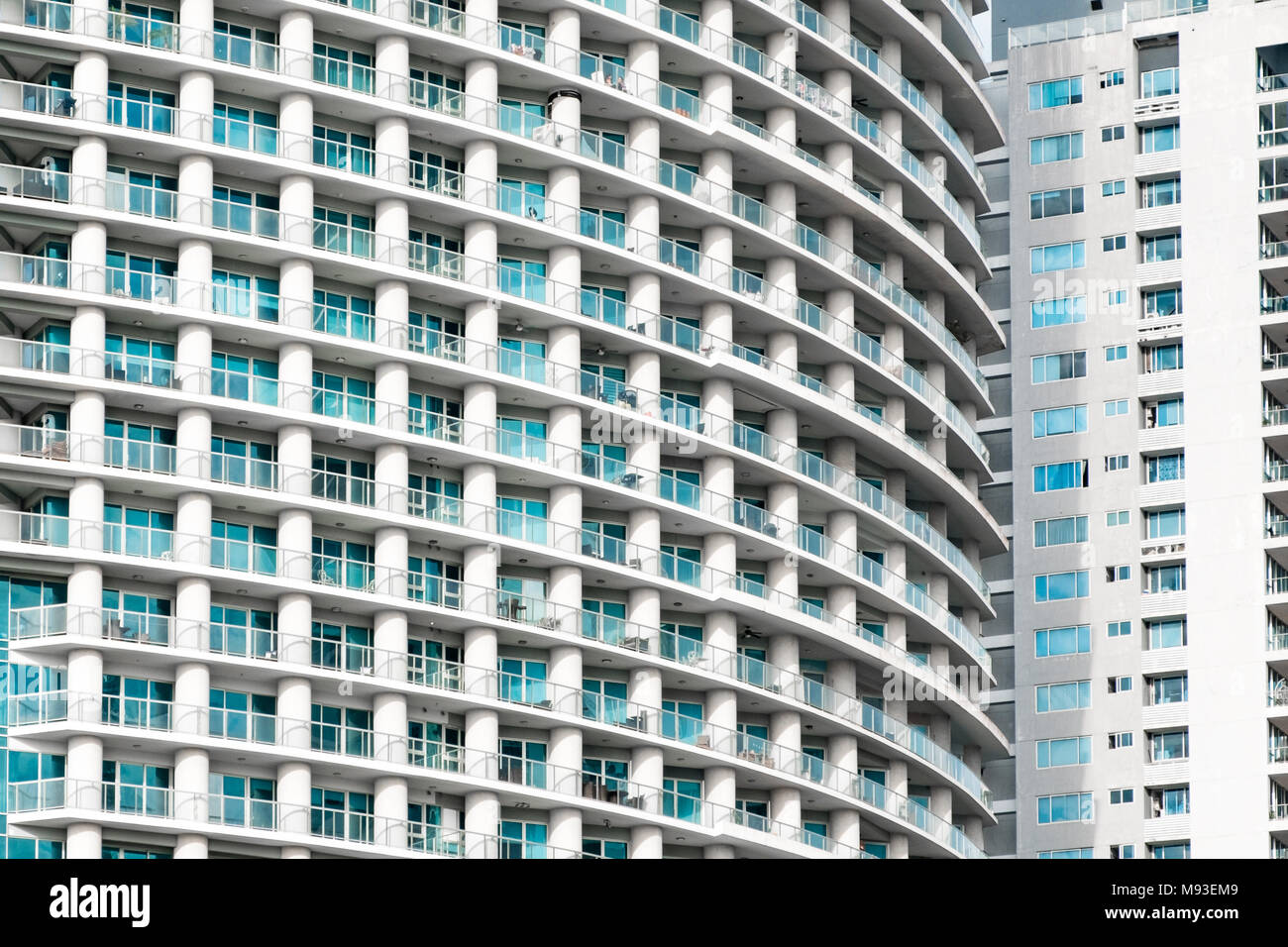 Edificio moderno della facciata - appartamento grattacielo - esterno Foto Stock