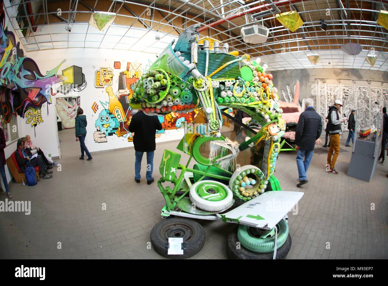 Berlino Germania Xxi Mar 2018 In Una Vecchia Auto Repair Shop In Berlin Wilmersdorf Una Temporanea