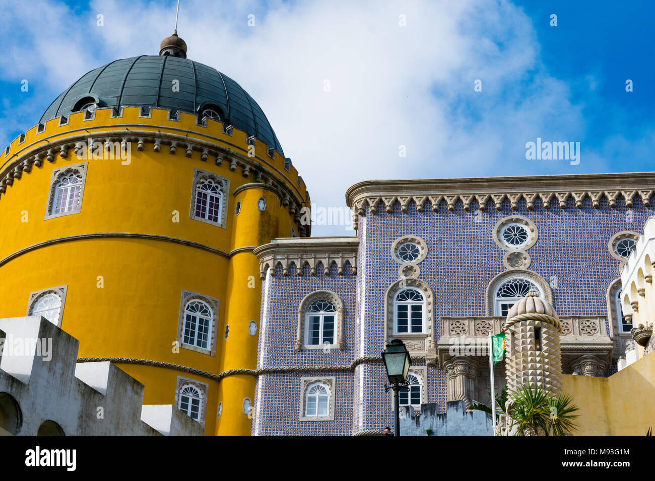 Sintra, Portogallo. Il 26 gennaio 2018. Vista la pena Palace (Palacio Nacional da Pena) Foto Stock