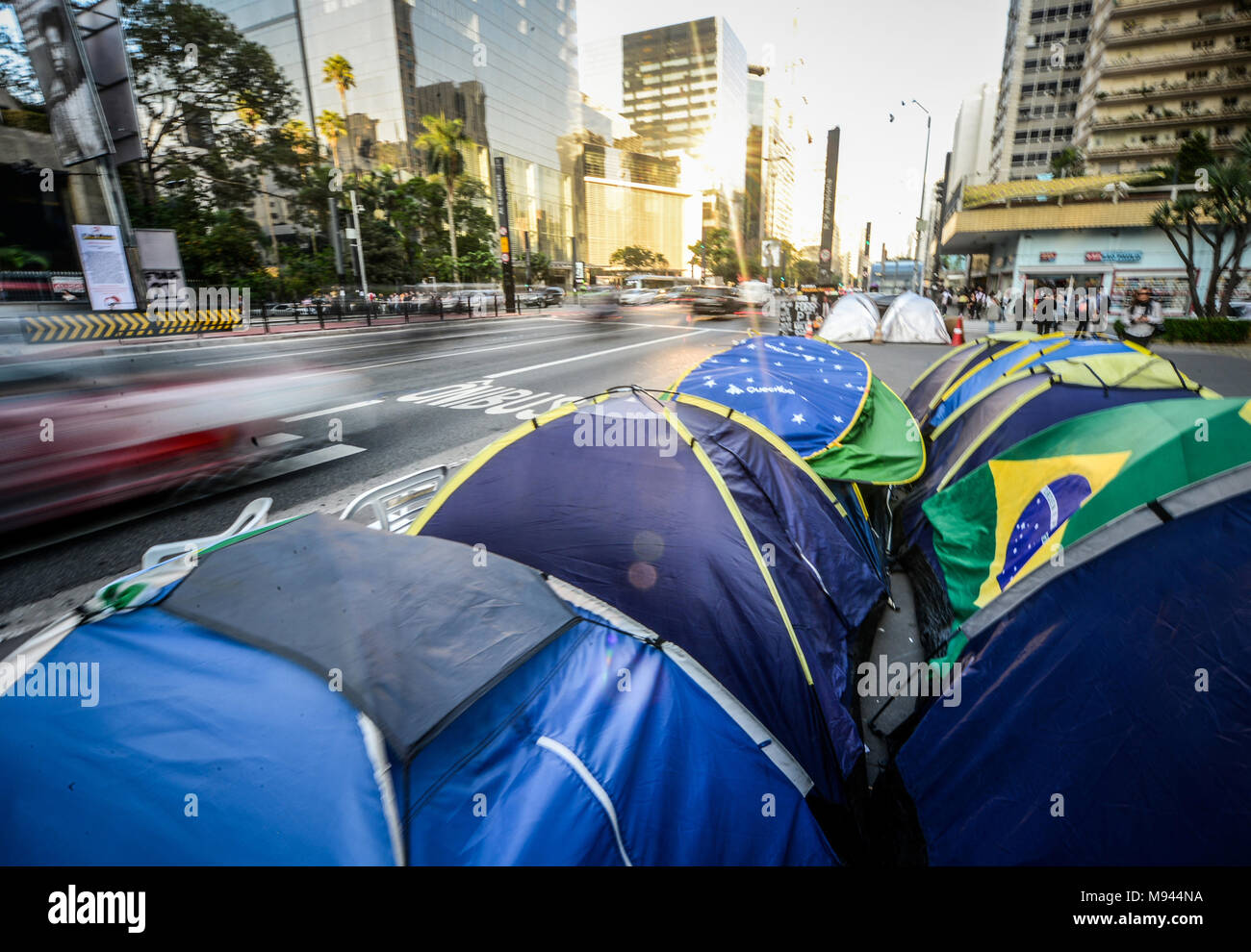 Movimento contro il governo di Dilma, Lula e Cunha Paulista Avenue, Sao Paulo, Brasile, 03.05.2016 Foto Stock