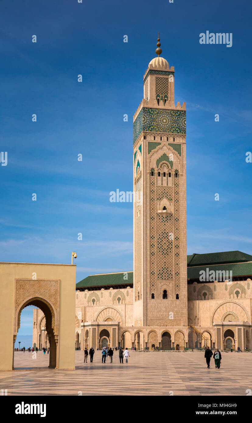 Il Marocco, Casablanca, la Moschea di Hassan II con le più alte del mondo minareto Foto Stock