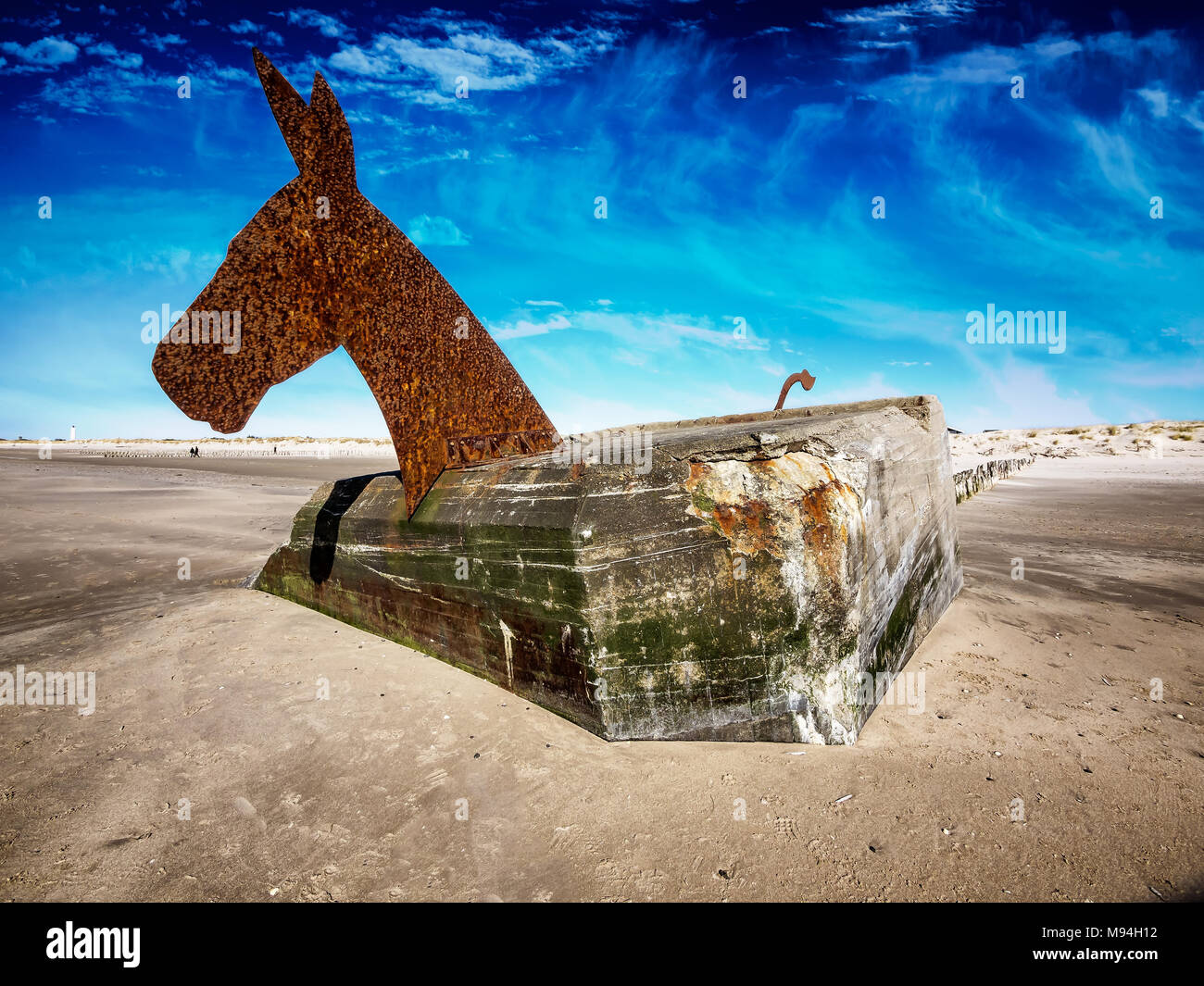 Guerra Mondiale 2 bunkers con cdecoration come cavallucci marini in blaavand sulla costa del mare del Nord, Danimarca Foto Stock